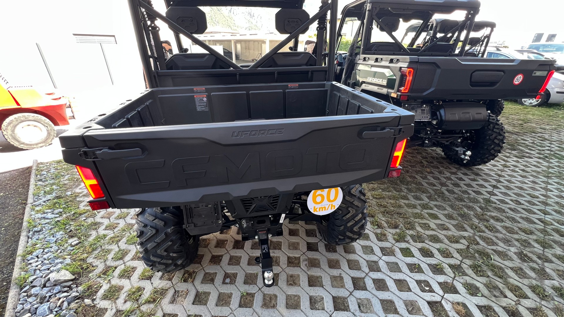 CF MOTO Uforce U6 EV-image-4