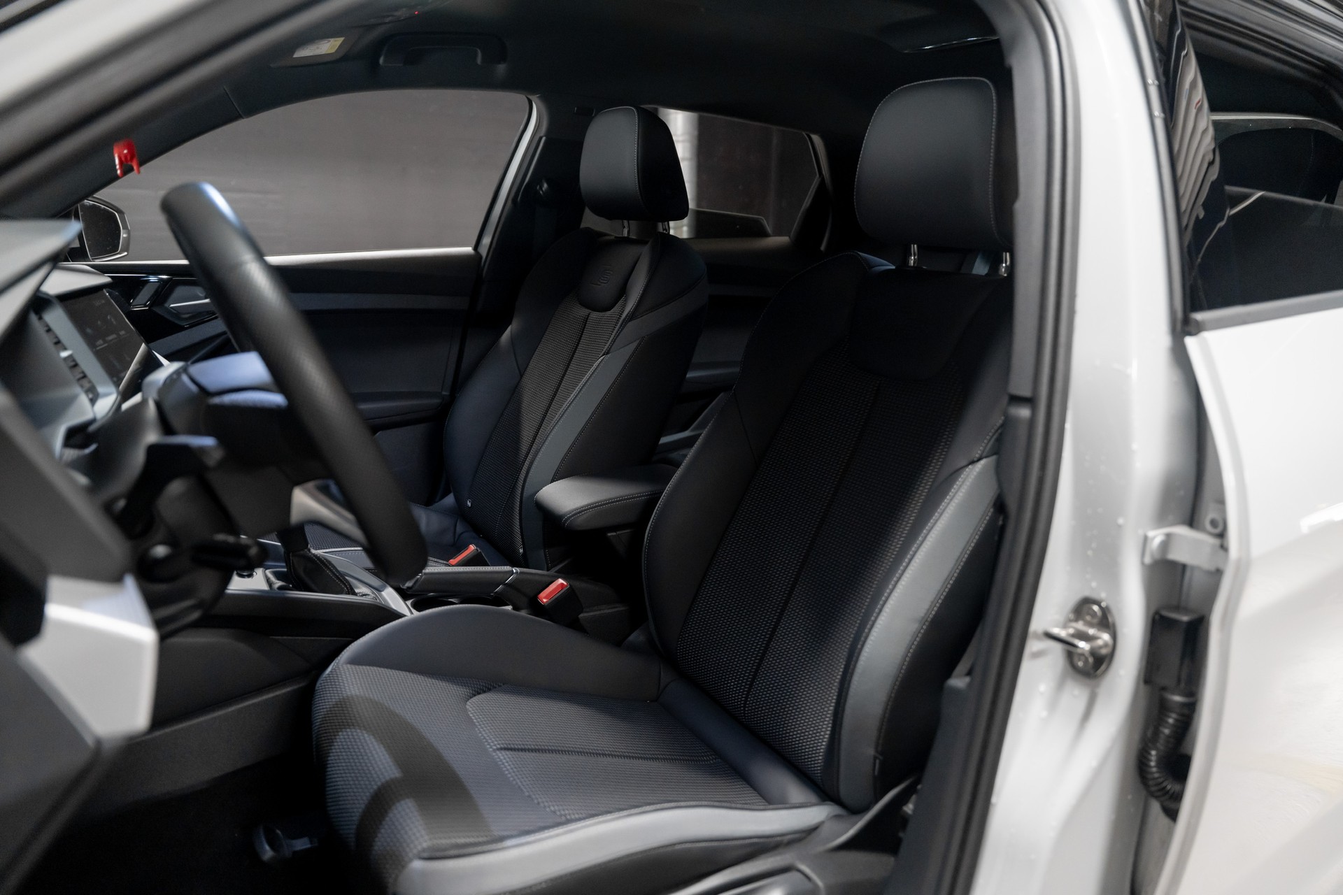 AUDI A1 Sportback 30 TFSI S Line Attraction S-tronic-image-3