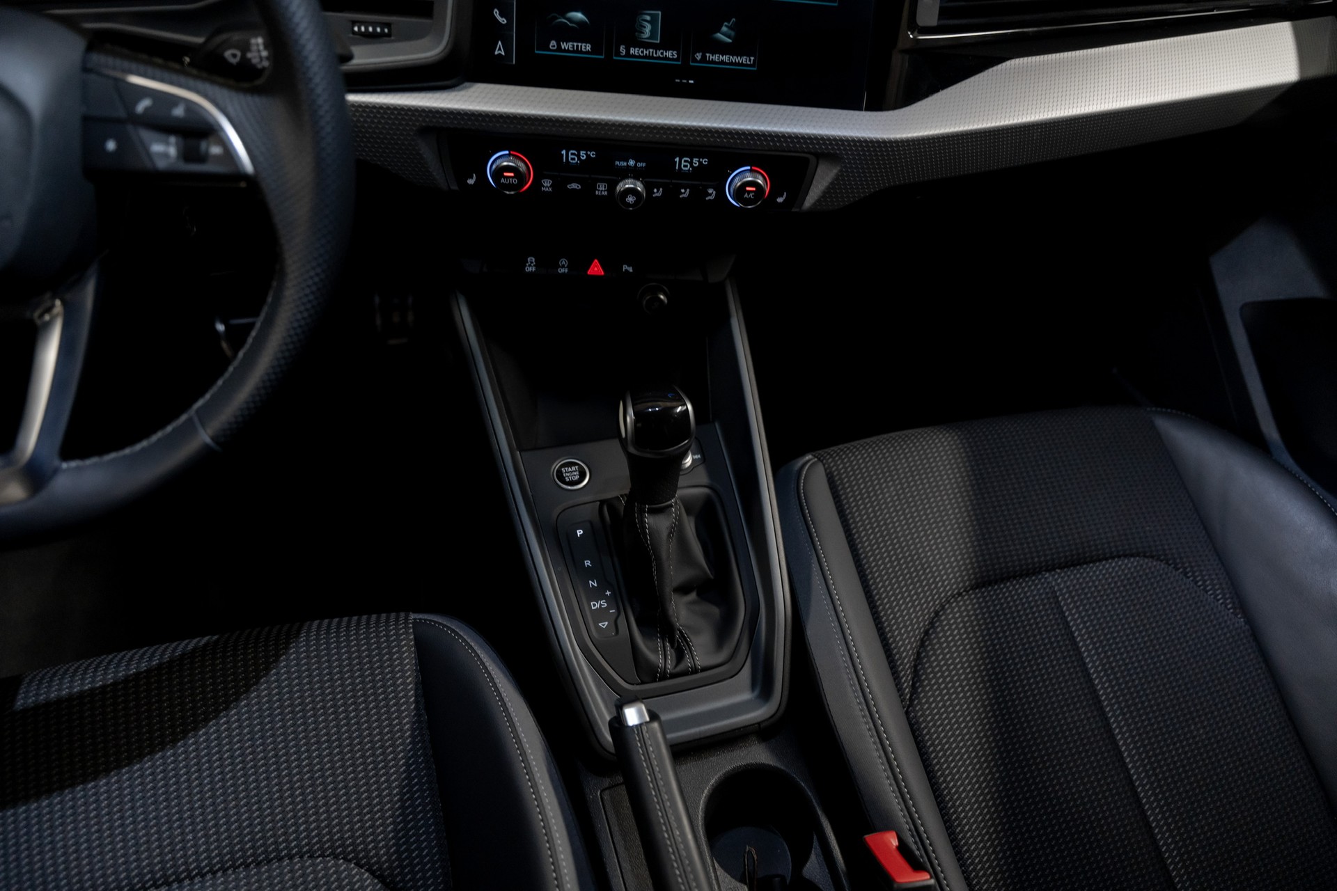 AUDI A1 Sportback 30 TFSI S Line Attraction S-tronic-image-10
