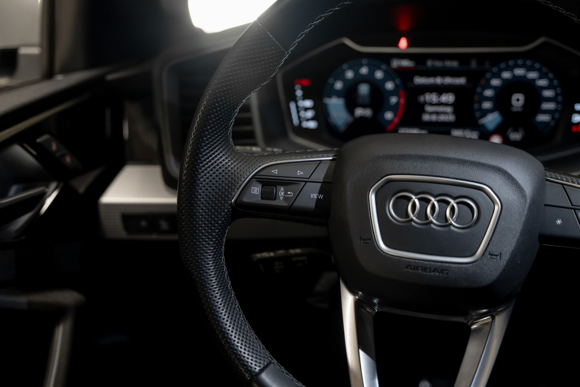 AUDI A1 Sportback 30 TFSI S Line Attraction S-tronic-image-6