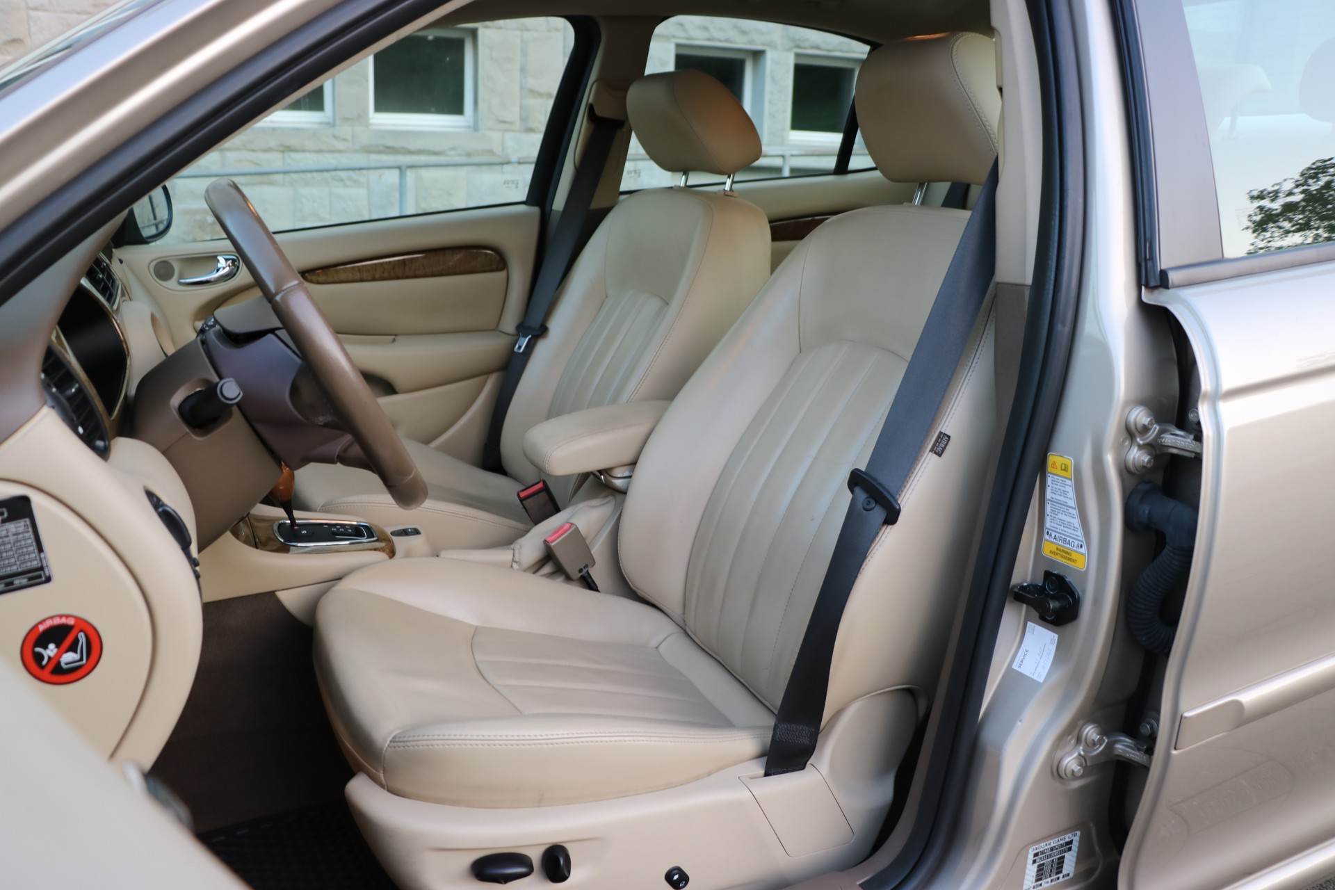 JAGUAR X-Type 3.0 V6 Traction4 Executive-image-8