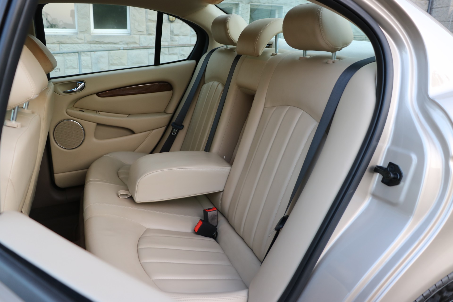 JAGUAR X-Type 3.0 V6 Traction4 Executive-image-10