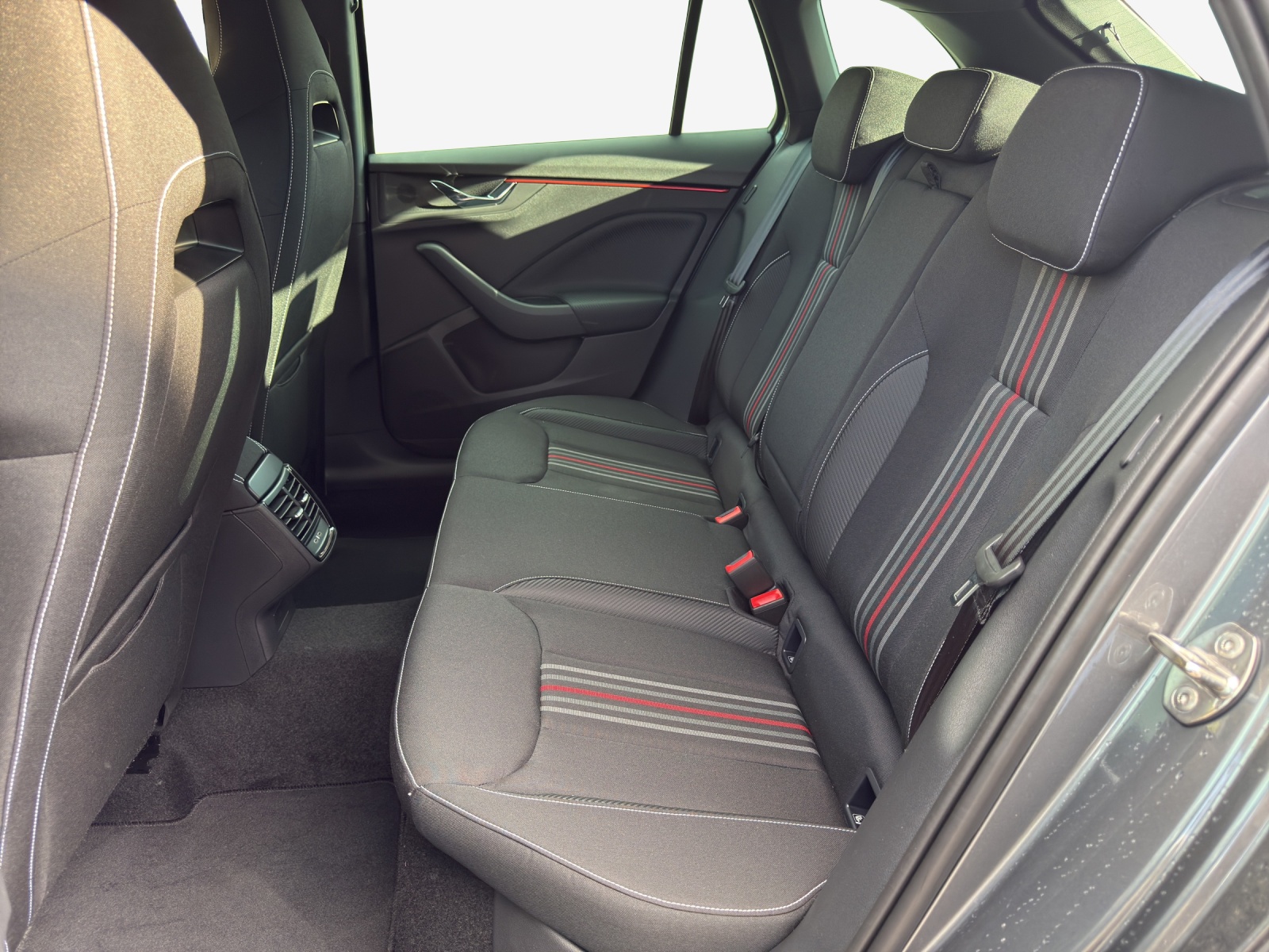 SKODA Scala 1.0 TSI Monte Carlo DSG-image-11