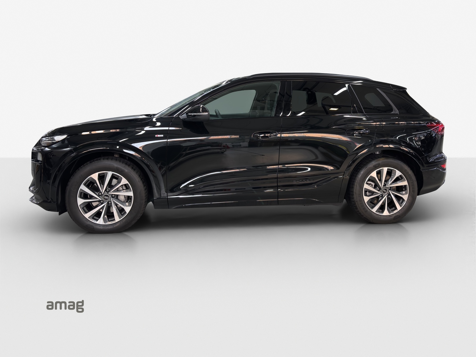 AUDI Q6 e-tron quattro-image-2