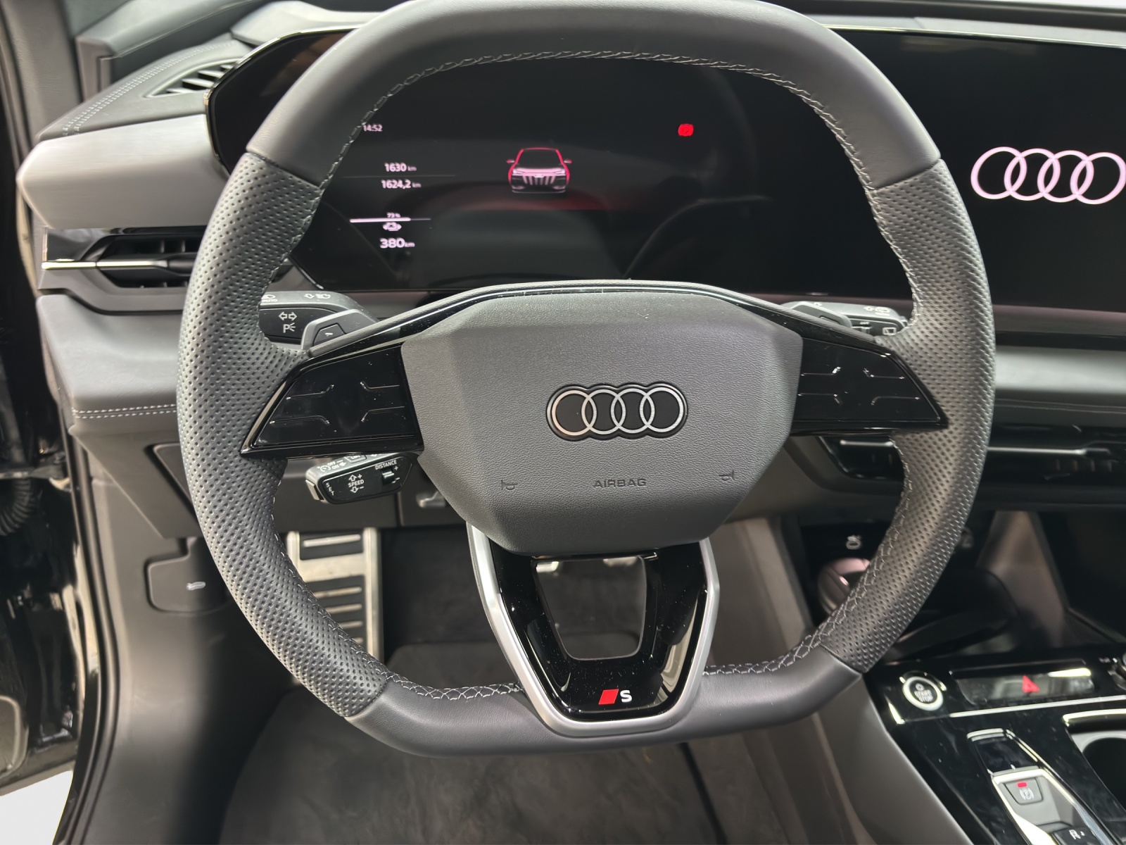 AUDI Q6 e-tron quattro-image-8