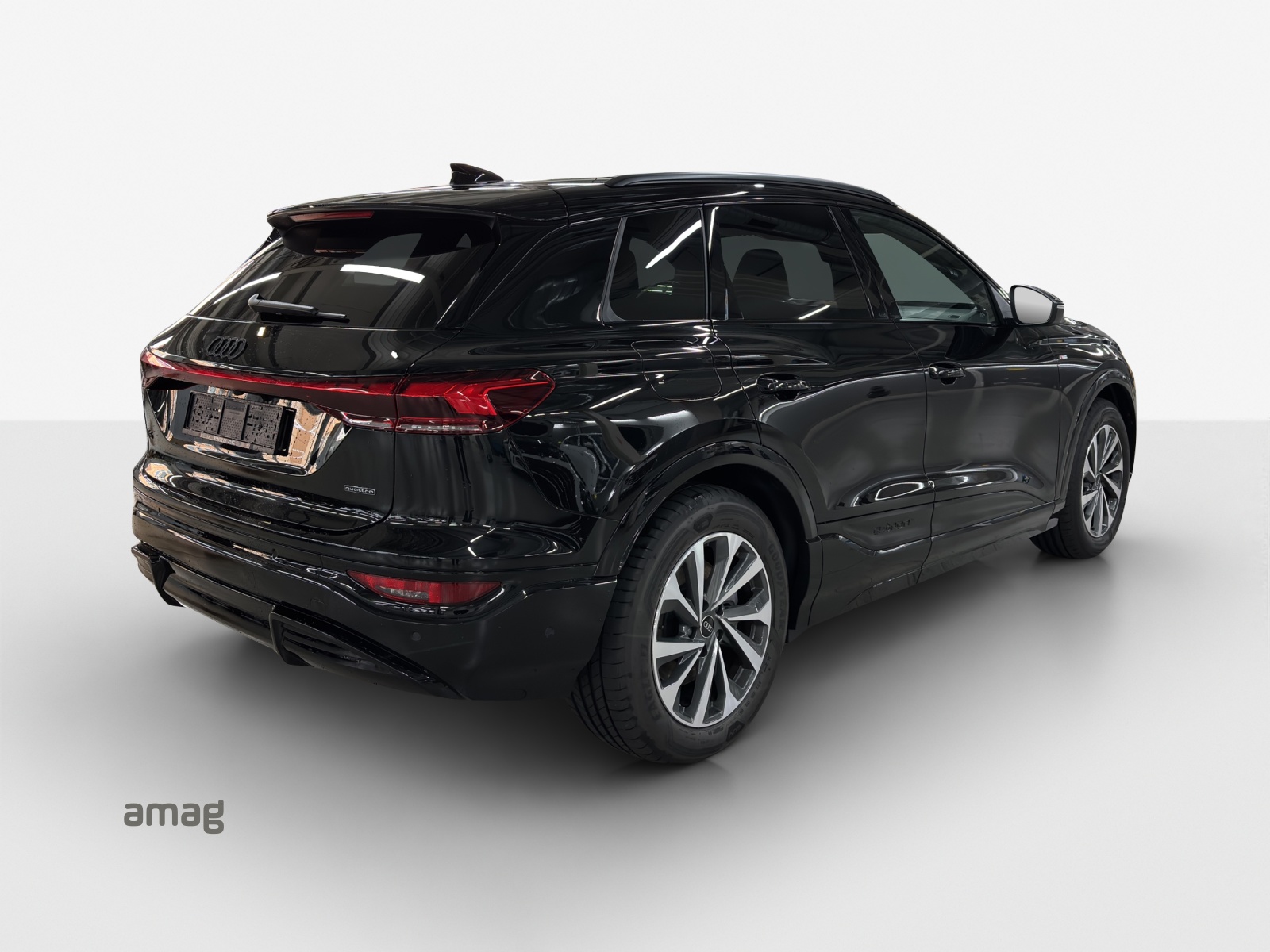 AUDI Q6 e-tron quattro-image-5