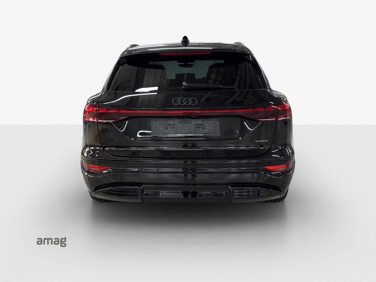AUDI Q6 e-tron quattro-image-4