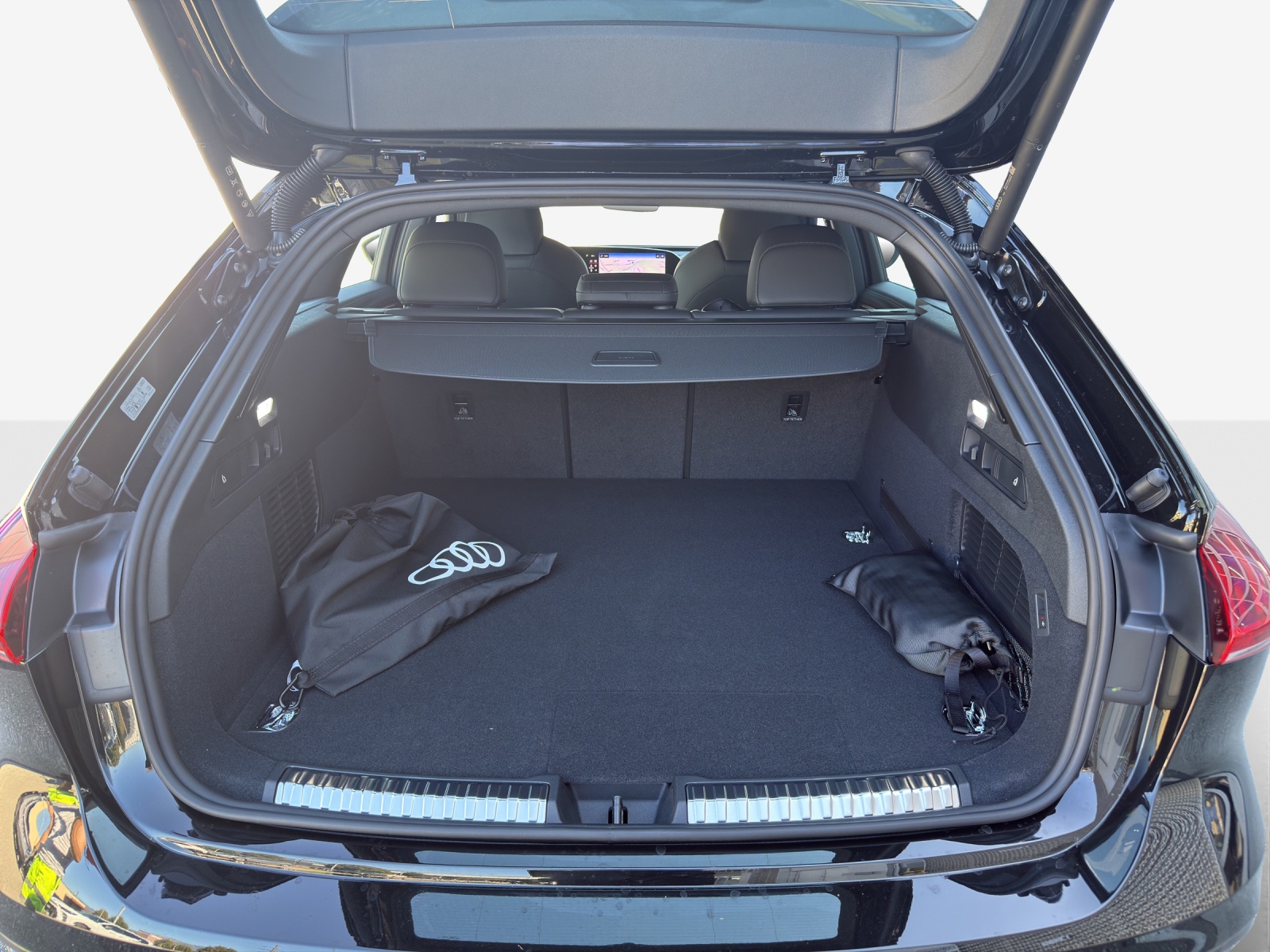 AUDI A5 Avant e-hybrid quattro Attraction 220 kW S tronic-image-12