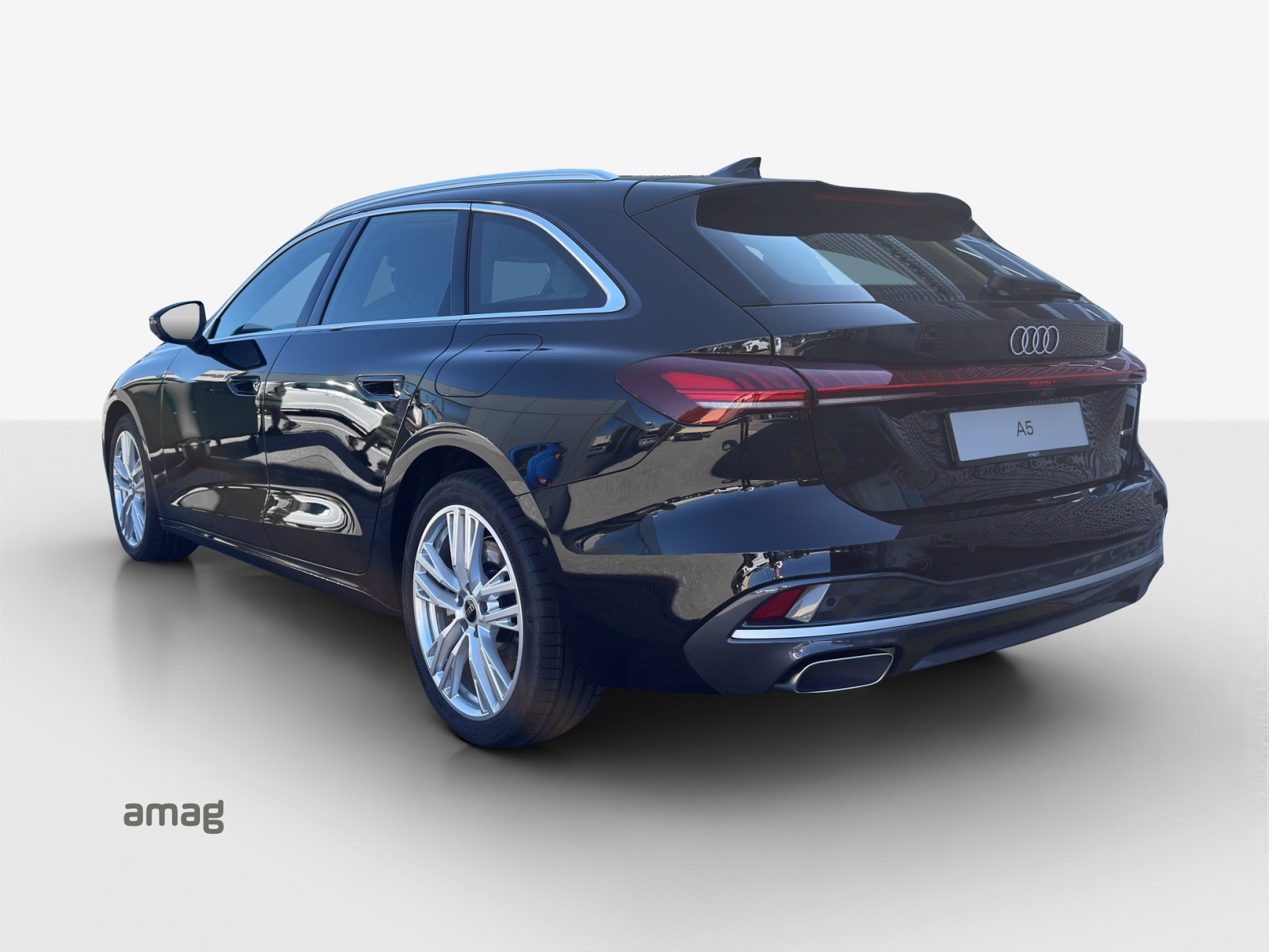 AUDI A5 Avant e-hybrid quattro Attraction 220 kW S tronic-image-2