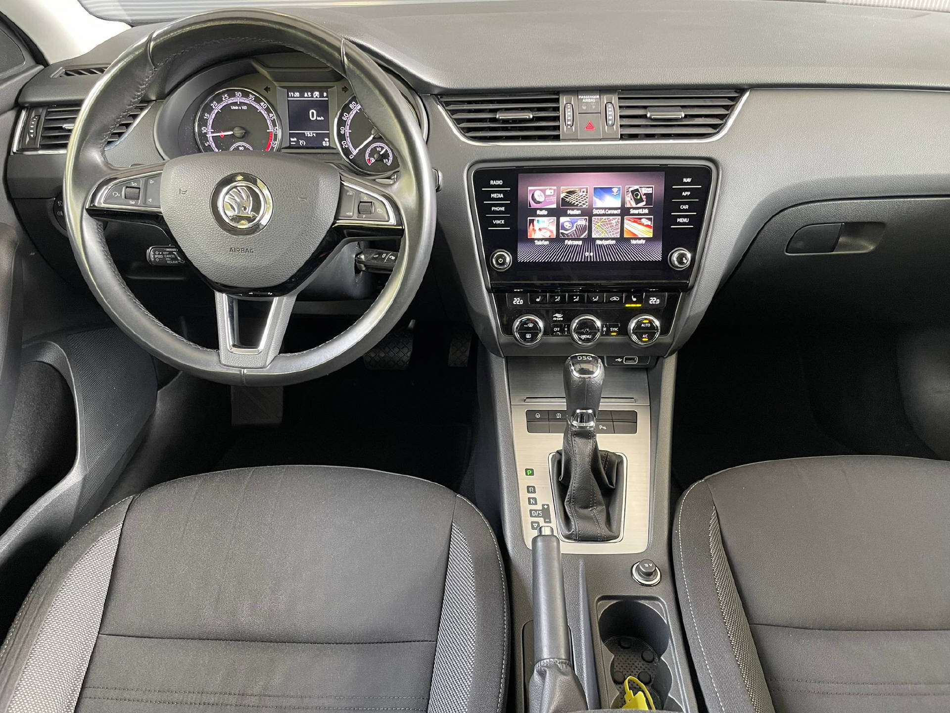 SKODA Octavia Combi 2.0 TDI 150 Ambition DSG-image-6