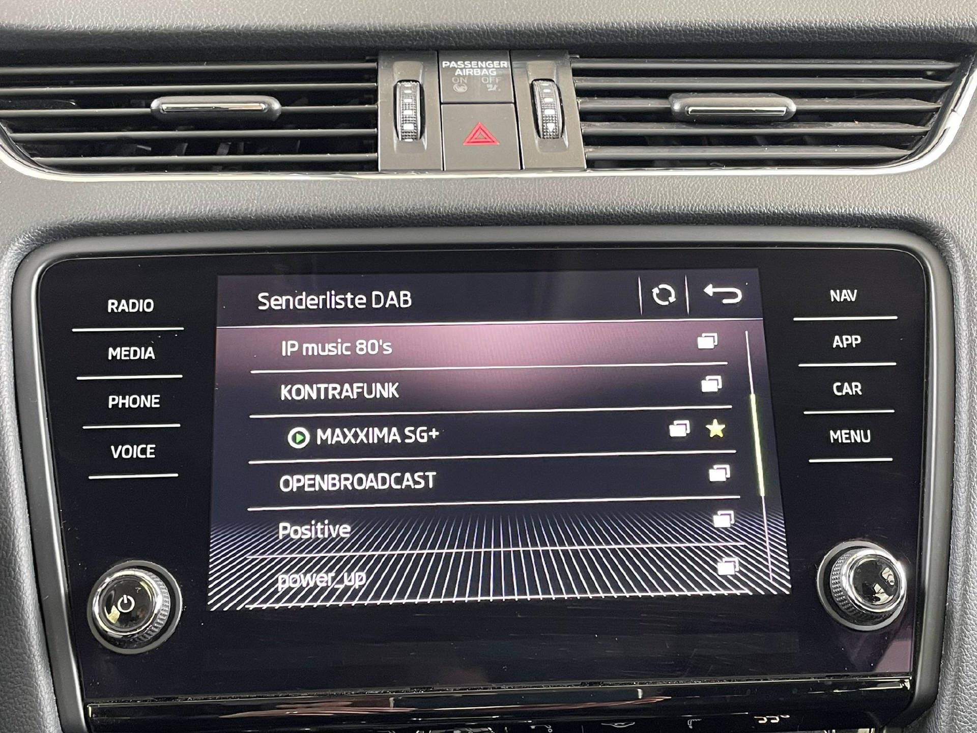 SKODA Octavia Combi 2.0 TDI 150 Ambition DSG-image-14