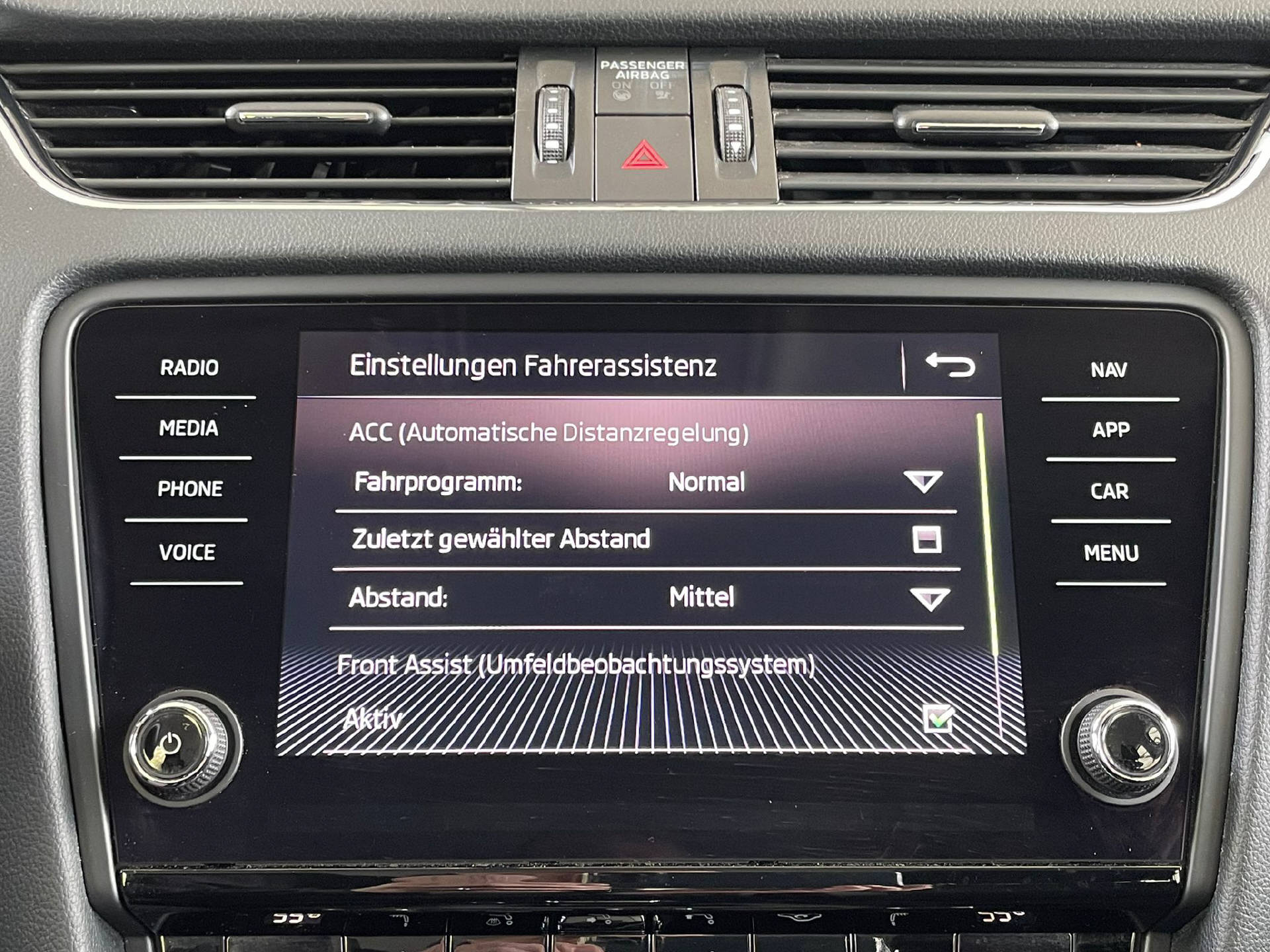 SKODA Octavia Combi 2.0 TDI 150 Ambition DSG-image-13