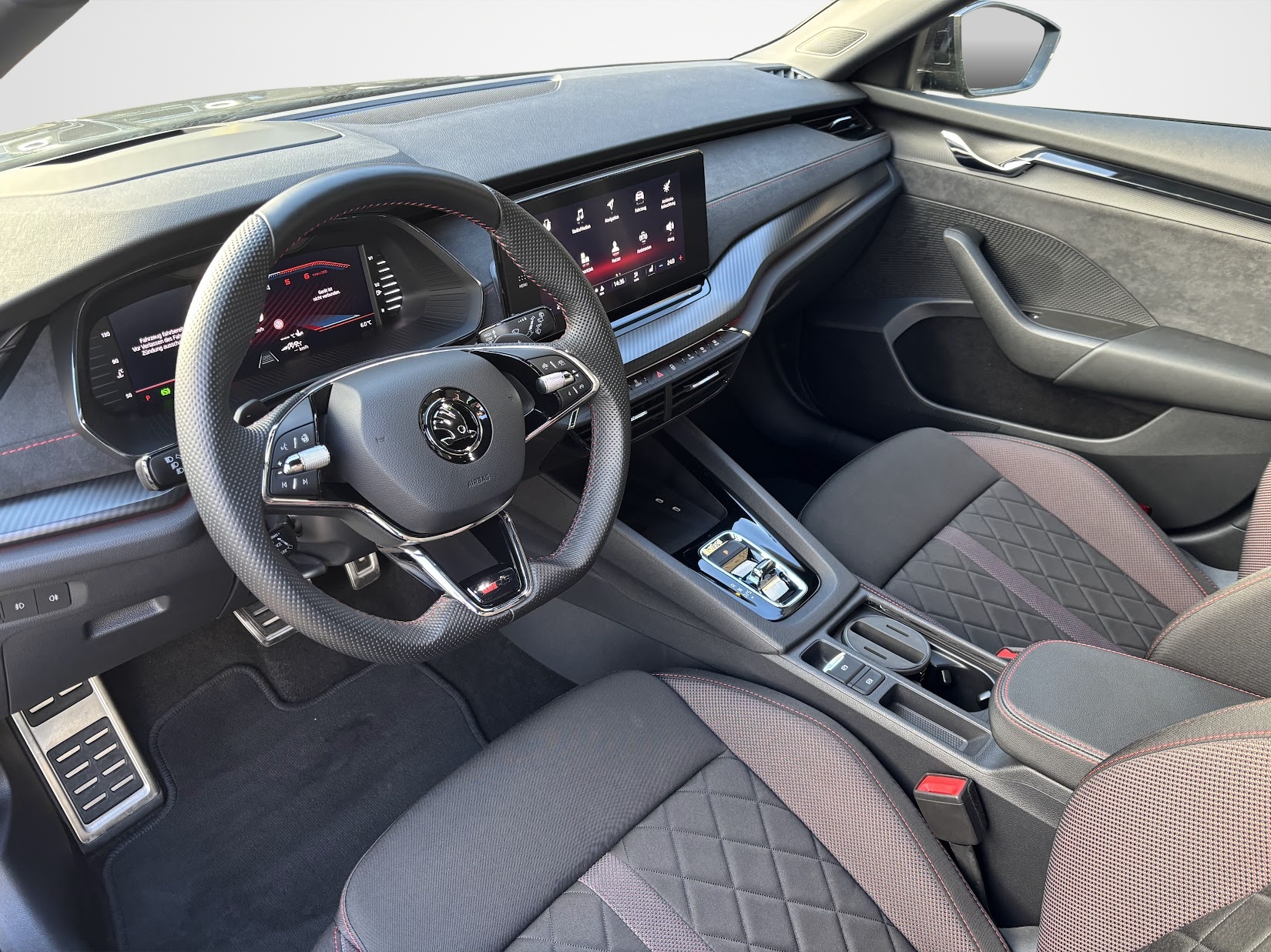 SKODA Octavia Combi 2.0 TDI DSG RS 4x4-image-8
