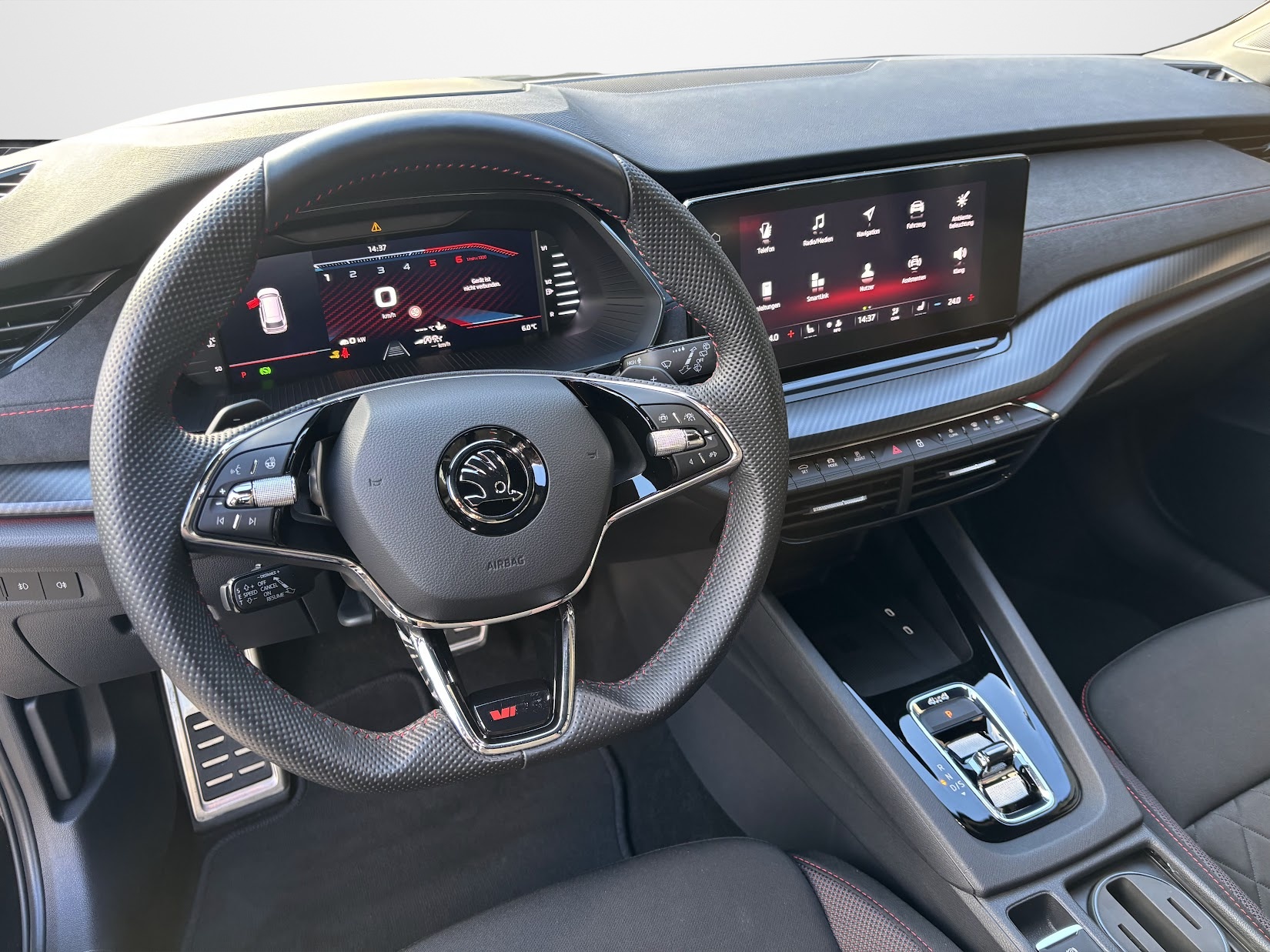 SKODA Octavia Combi 2.0 TDI DSG RS 4x4-image-9
