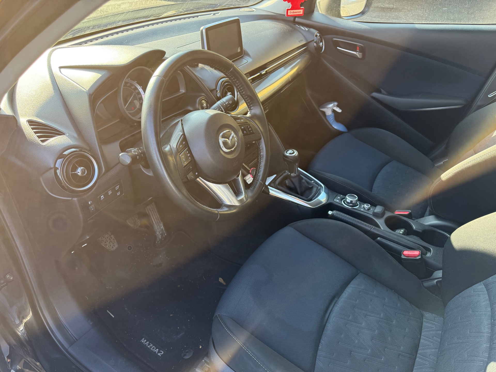 MAZDA 2 1.5i 16V Skyactiv-G Swiss Edition-image-5
