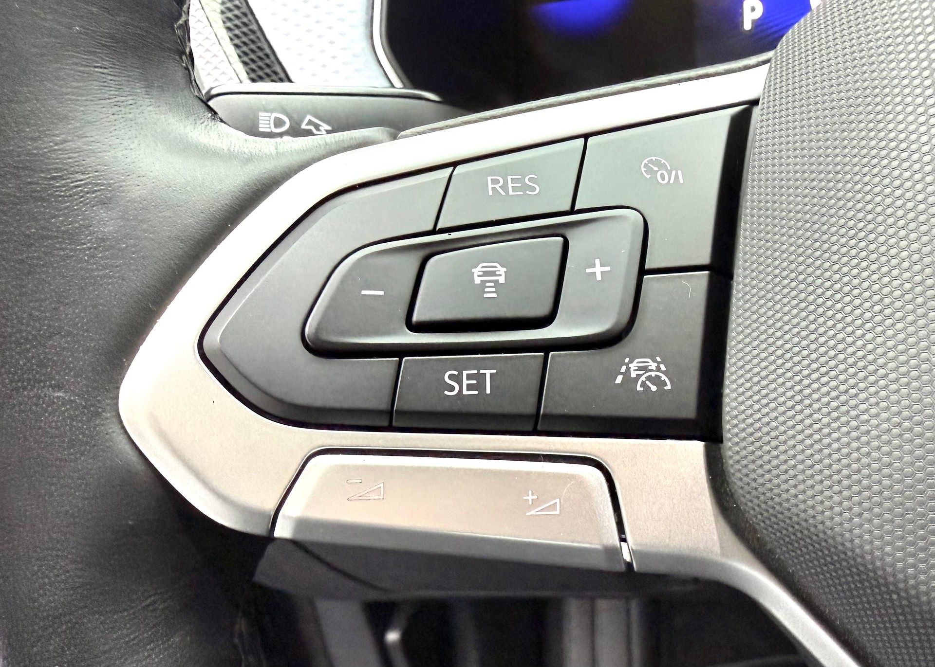 VW T-Cross 1.0 TSI EVO Life DSG-image-9