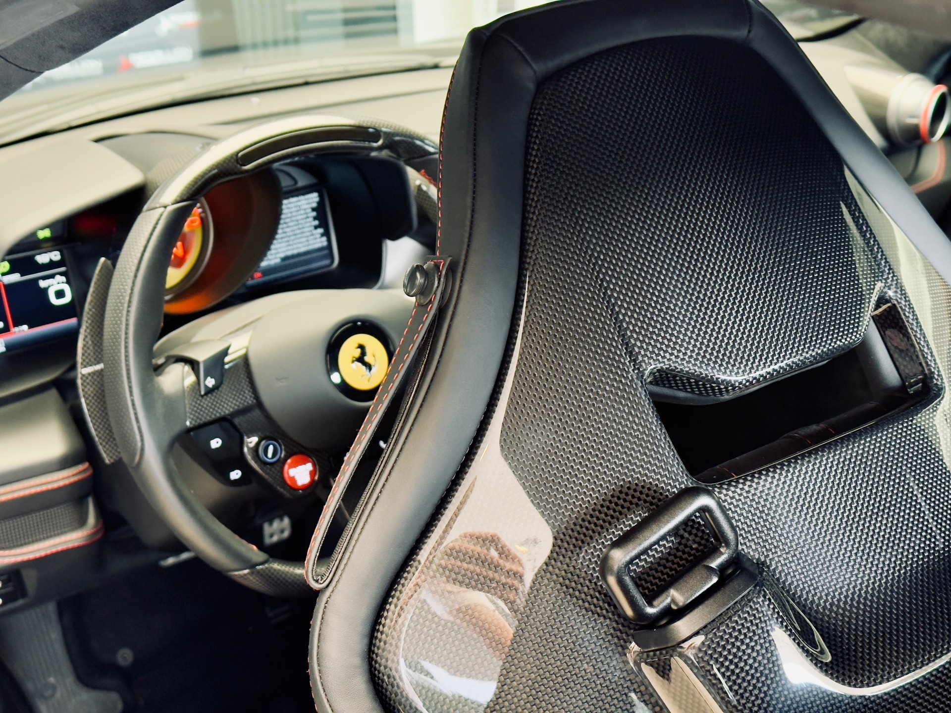 FERRARI F8 Tributo-image-22