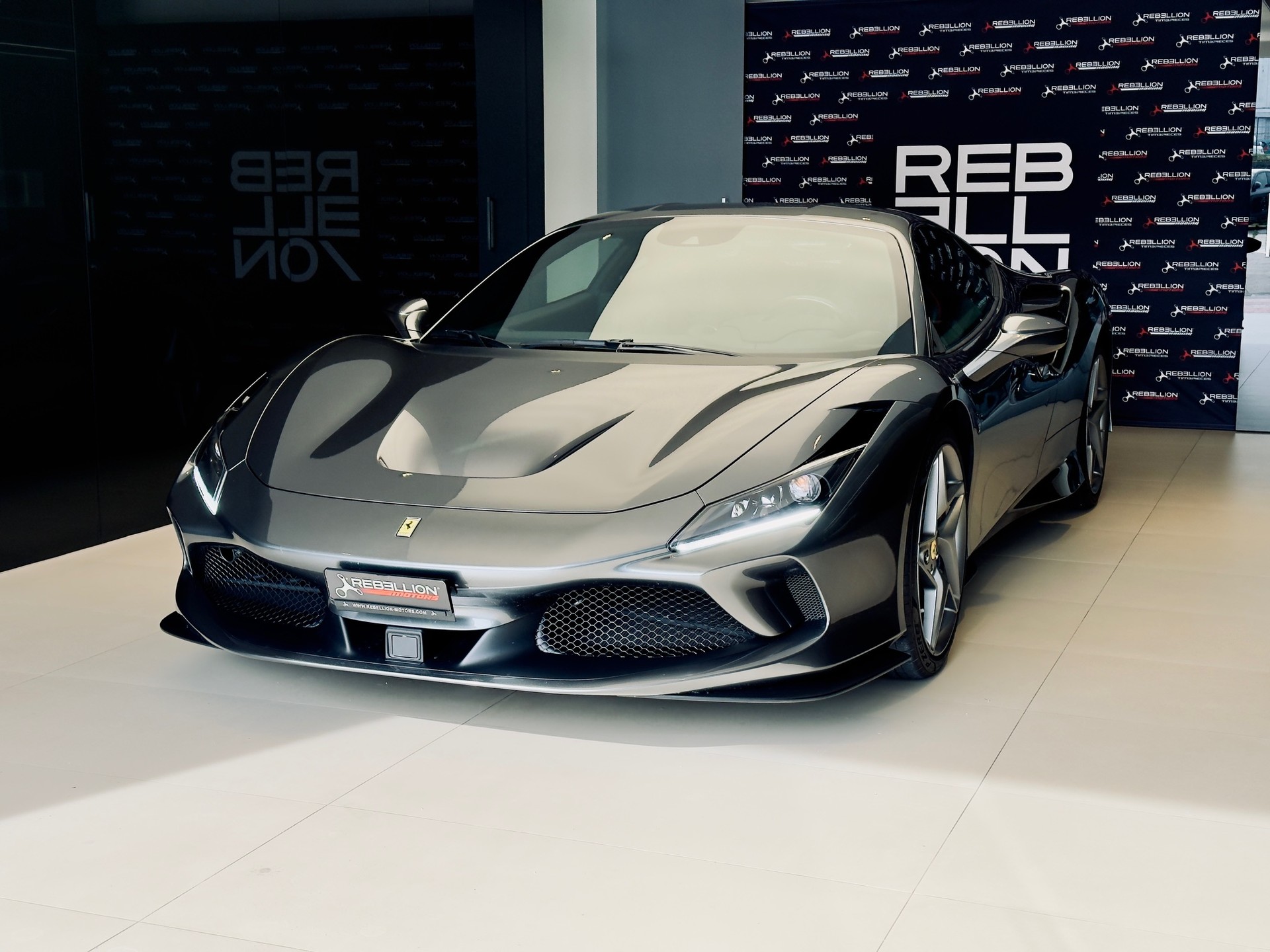 FERRARI F8 Tributo