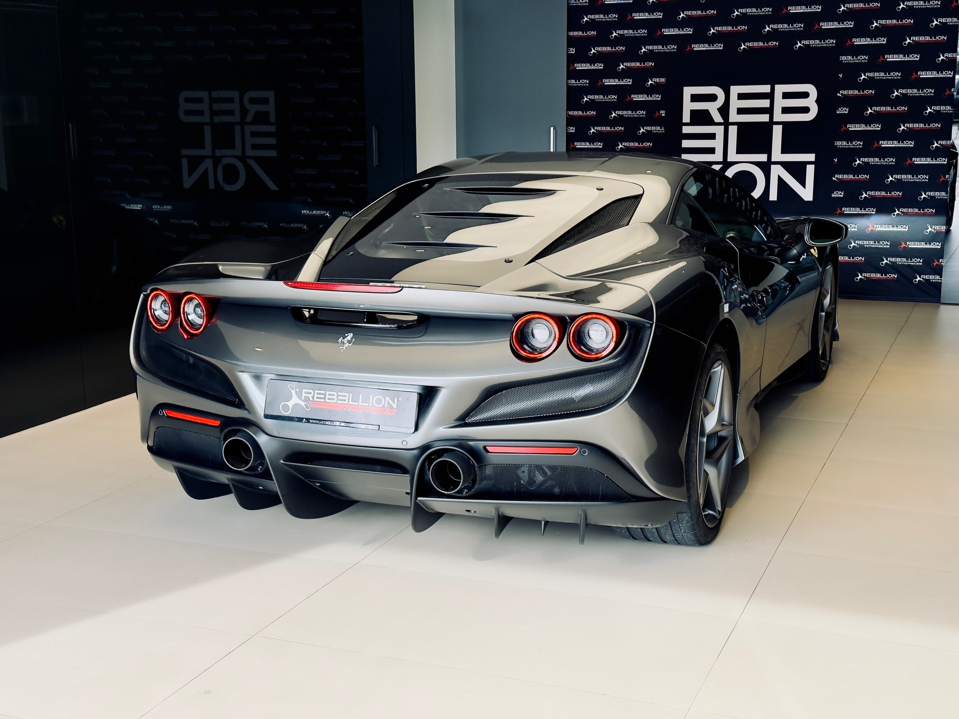 FERRARI F8 Tributo-image-7