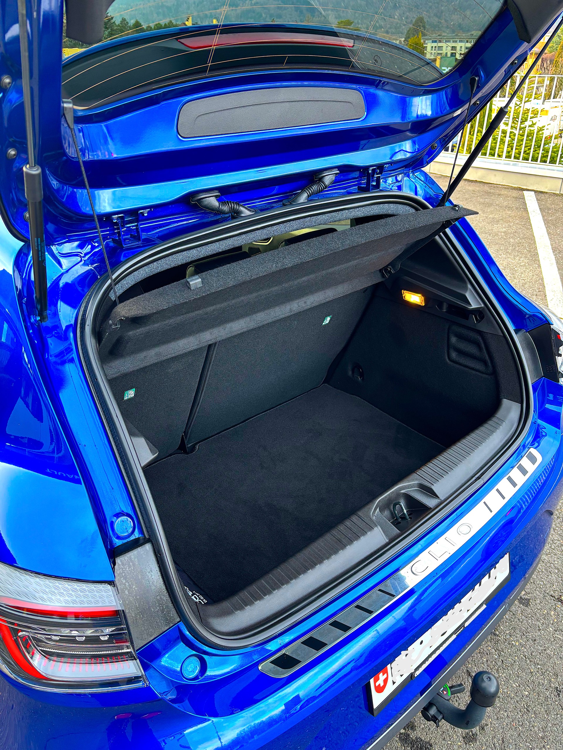 RENAULT Clio 1.6 E-Tech Esprit Alpine - Attelage - Extension garantie 3 ans-image-4