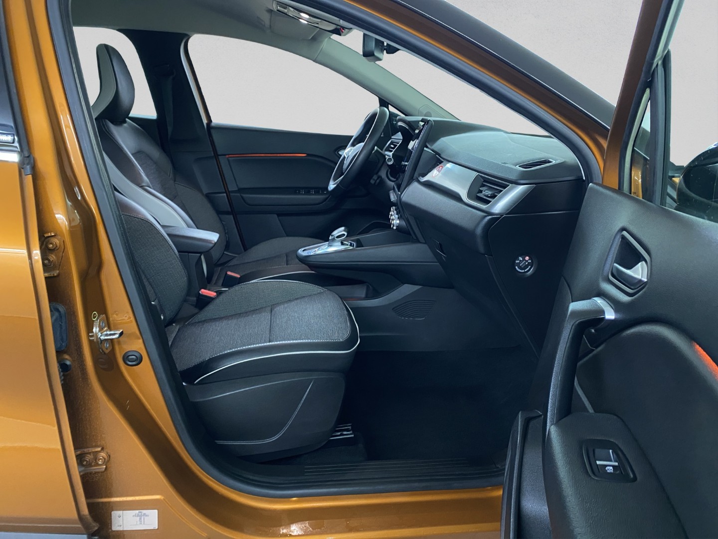RENAULT Captur 1.6 E-Tech 160 Intens DHT-image-20