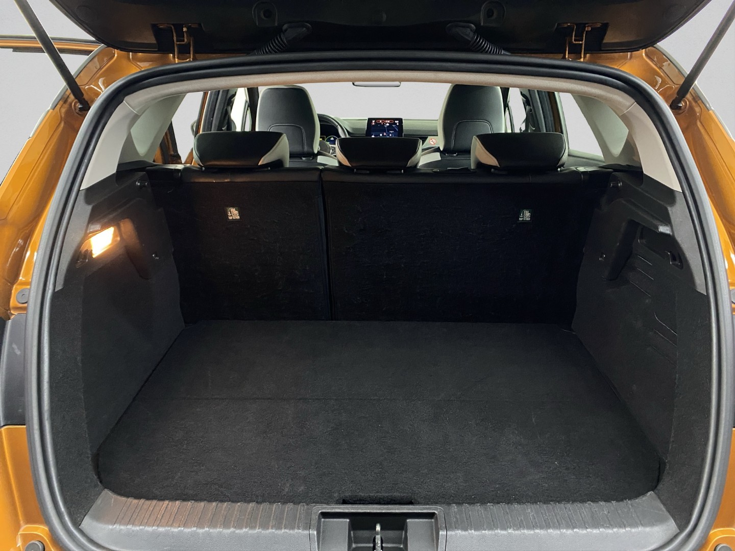 RENAULT Captur 1.6 E-Tech 160 Intens DHT-image-11