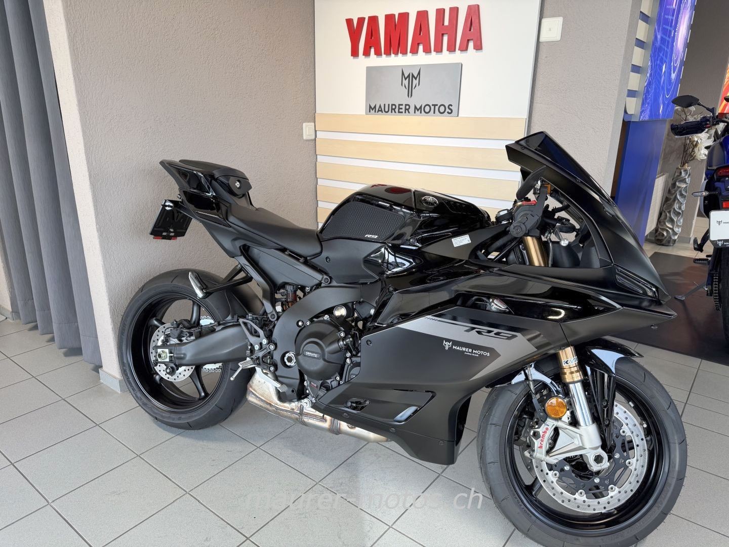 YAMAHA YZF R9