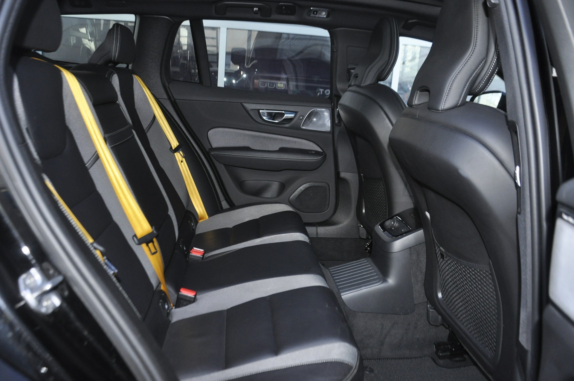 VOLVO V60 T8 eAWD Twin Engine Polestar Geartronic I Anhängerkupplung-image-6