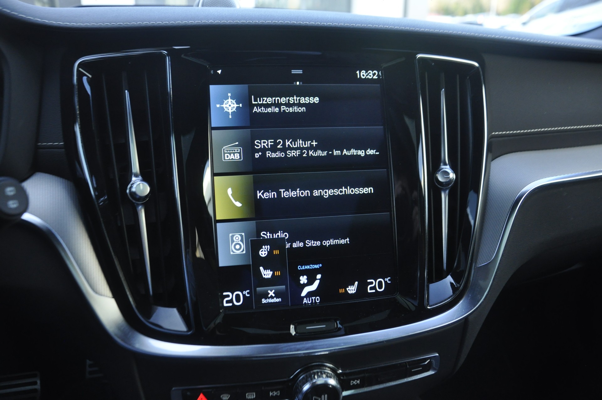 VOLVO V60 T8 eAWD Twin Engine Polestar Geartronic I Anhängerkupplung-image-8