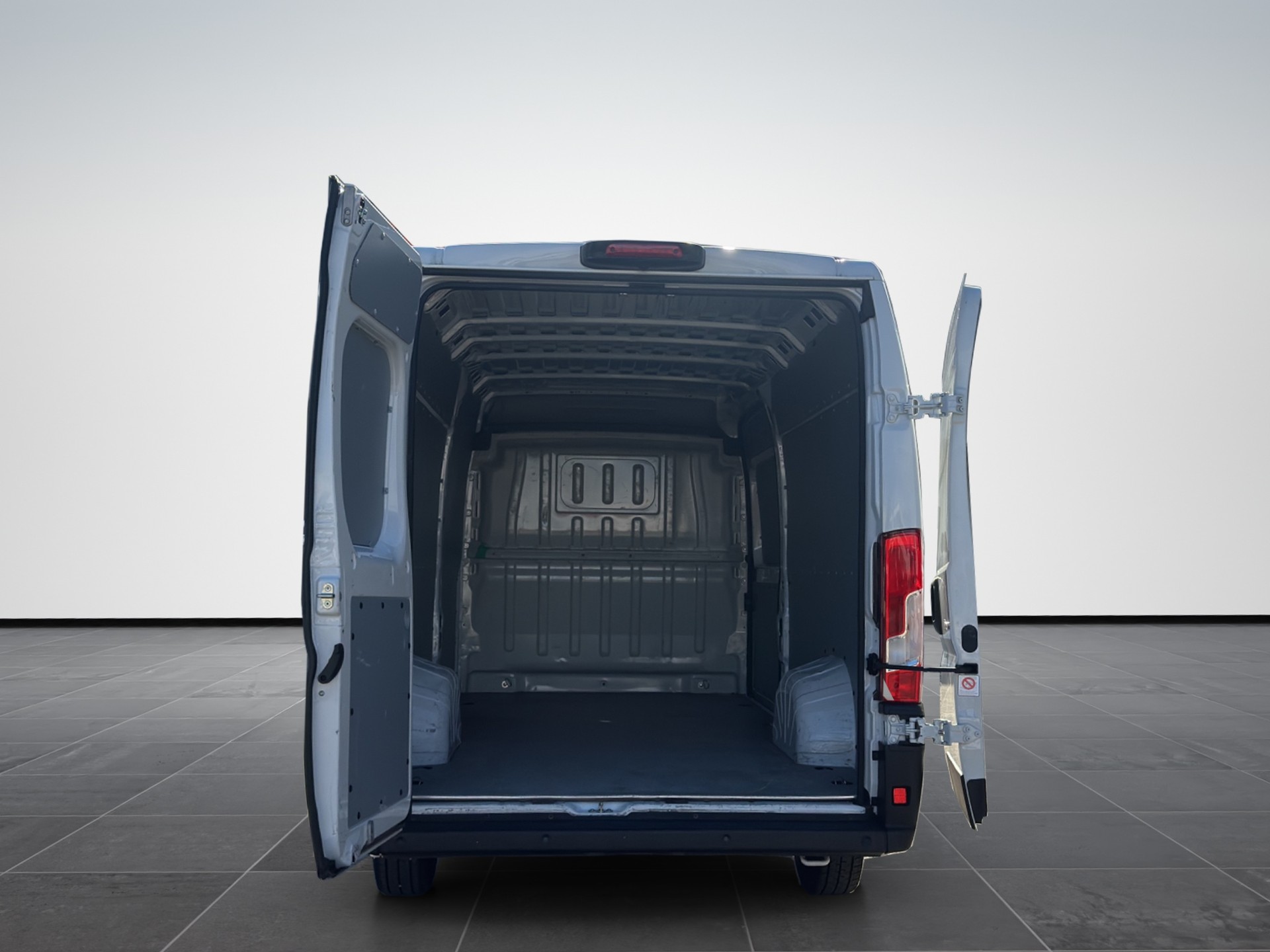 CITROEN Jumper 35+ 2.2 BlueHDi 140 Heavy L4H2-image-14