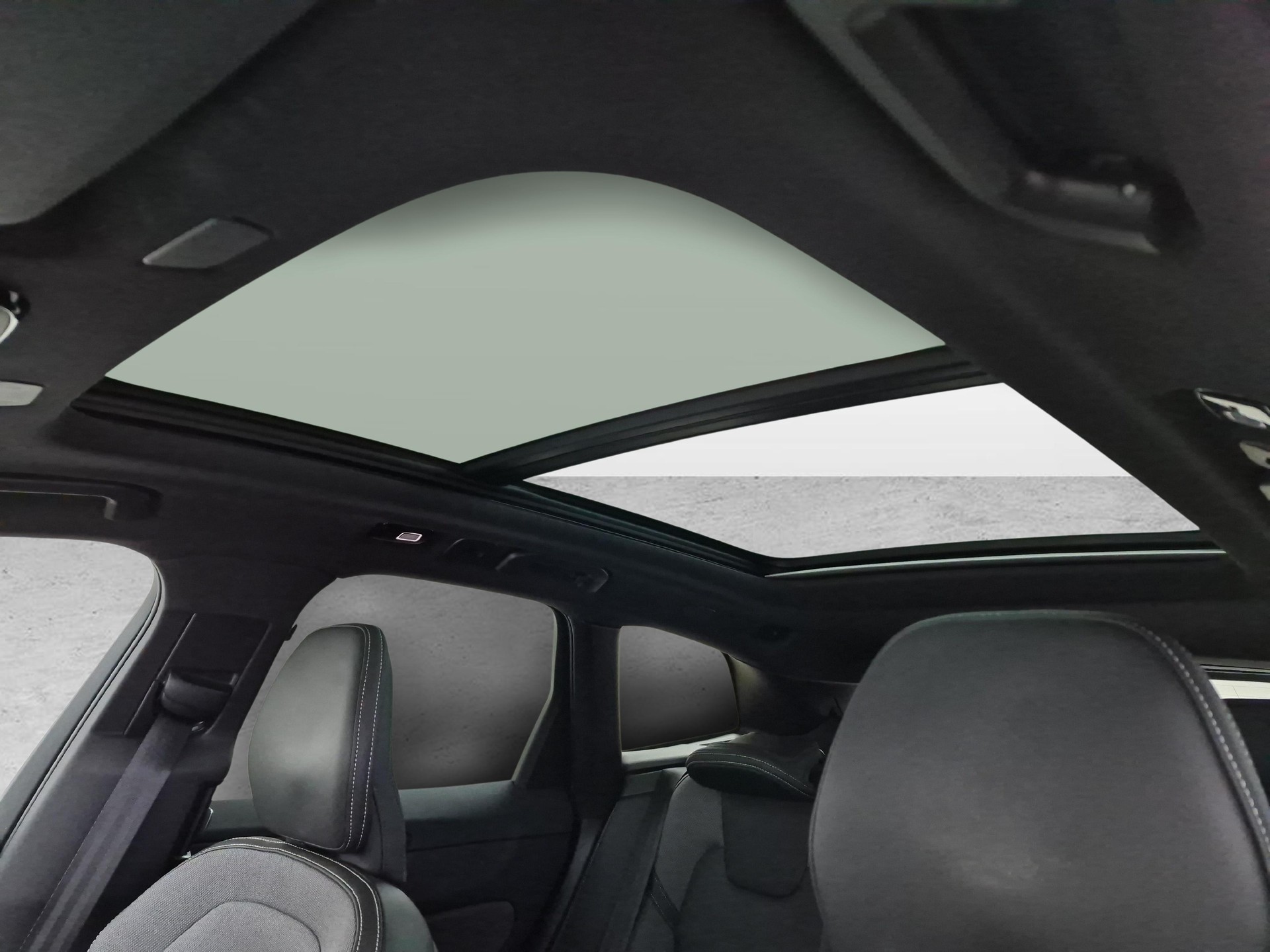 VOLVO XC60 2.0 T6 TE Plus Dark eAWD-image-17