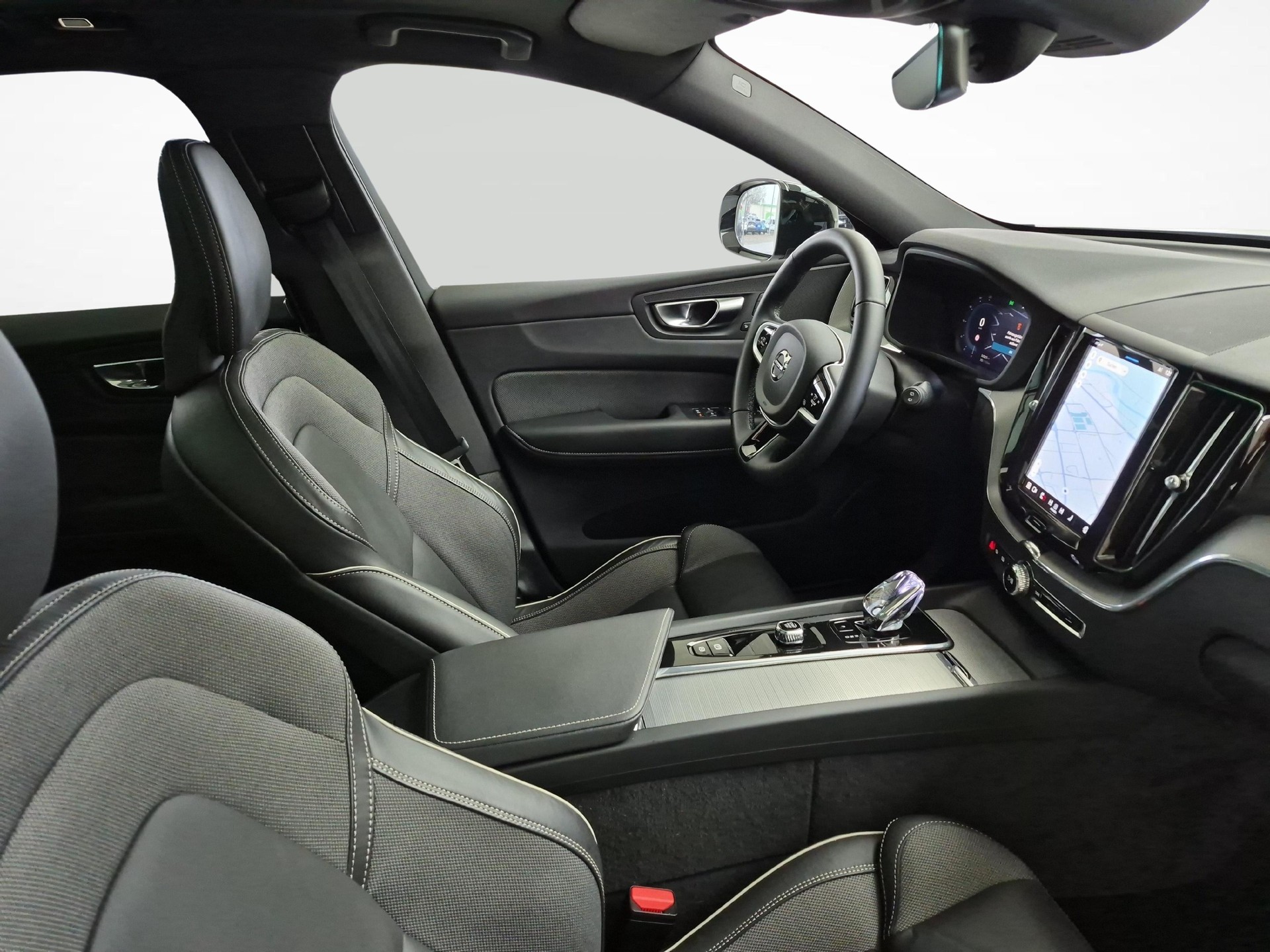 VOLVO XC60 2.0 T6 TE Plus Dark eAWD-image-10