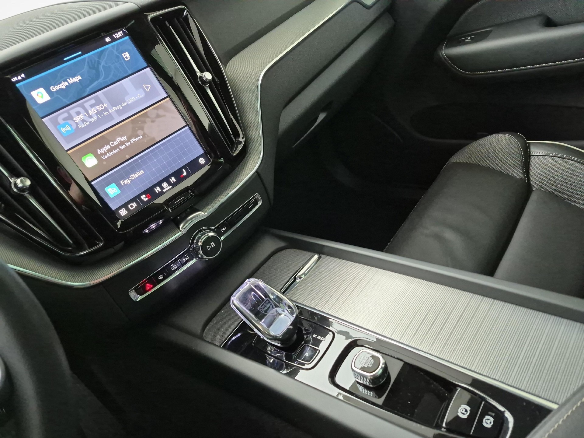 VOLVO XC60 2.0 T6 TE Plus Dark eAWD-image-14