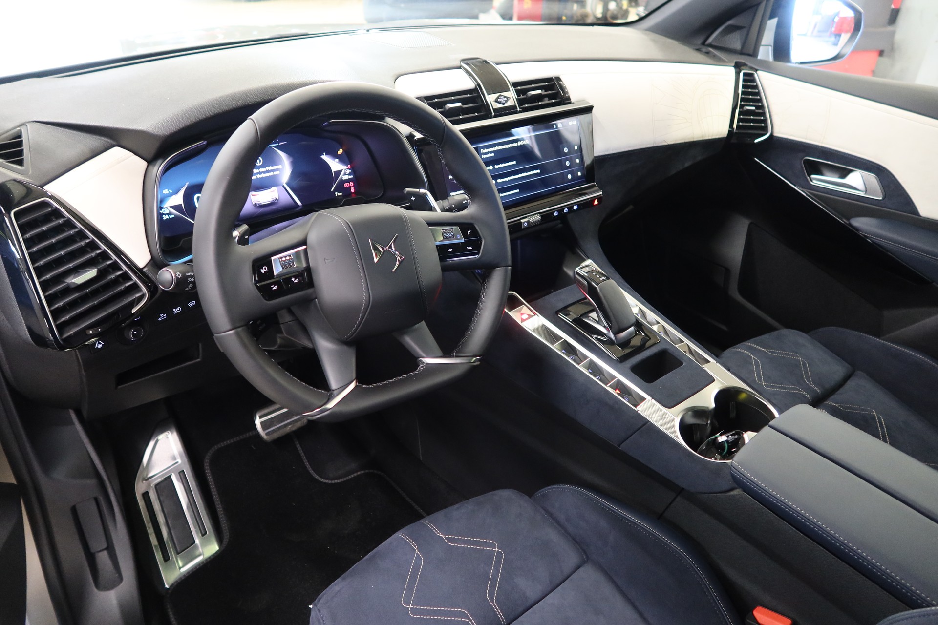DS AUTOMOBILES DS 7 E-T.300 4x4 Jules Ve-image-11