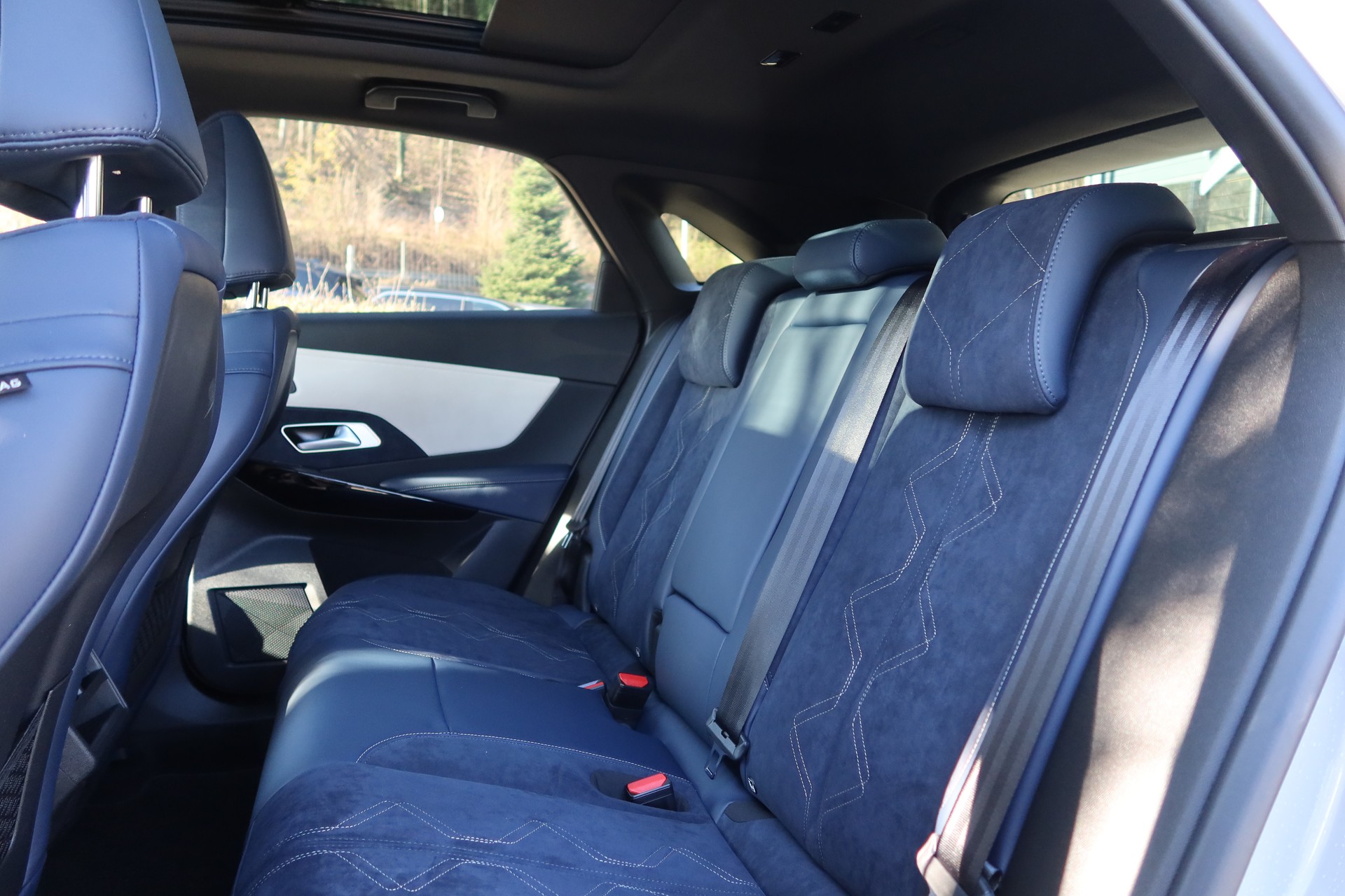 DS AUTOMOBILES DS 7 E-T.300 4x4 Jules Ve-image-8