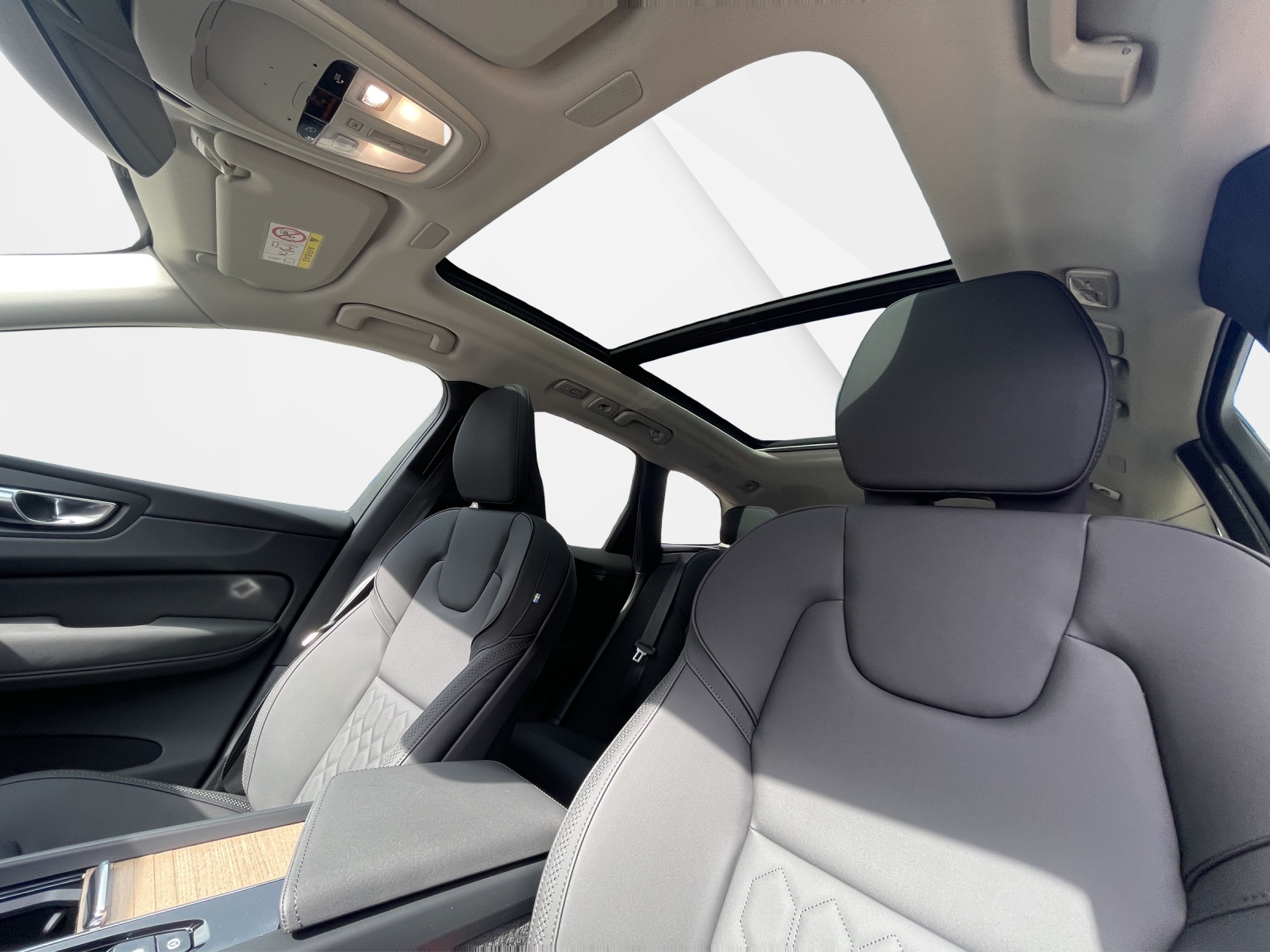 VOLVO XC60 2.0 T6 TE Ultra Bright eAWD-image-17