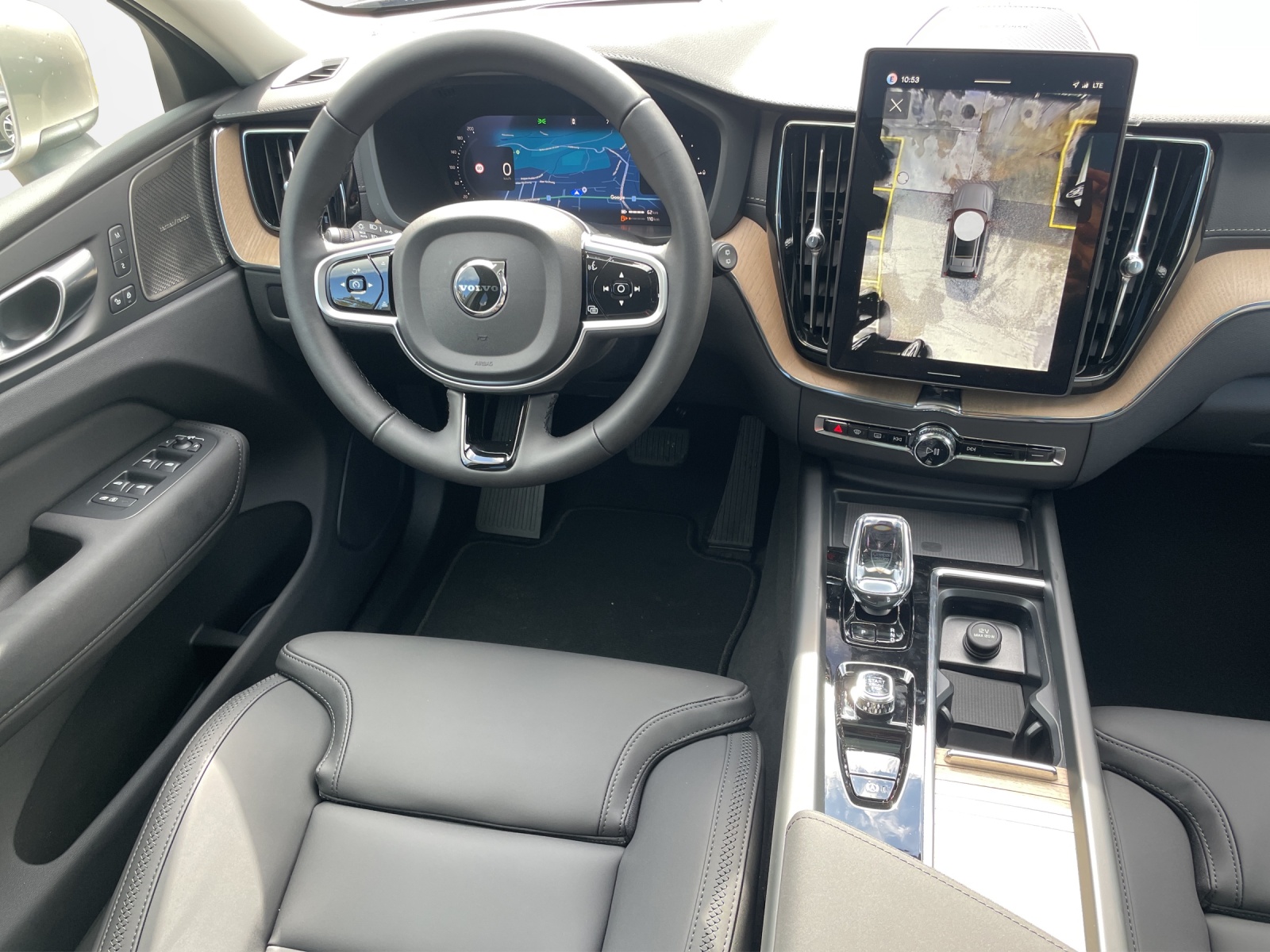VOLVO XC60 2.0 T6 TE Ultra Bright eAWD-image-12