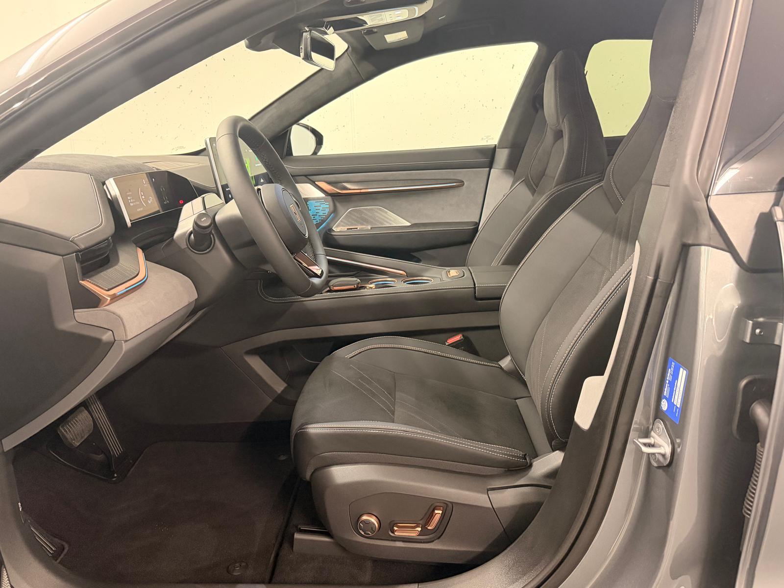 ZEEKR 001 Performance AWD-image-5