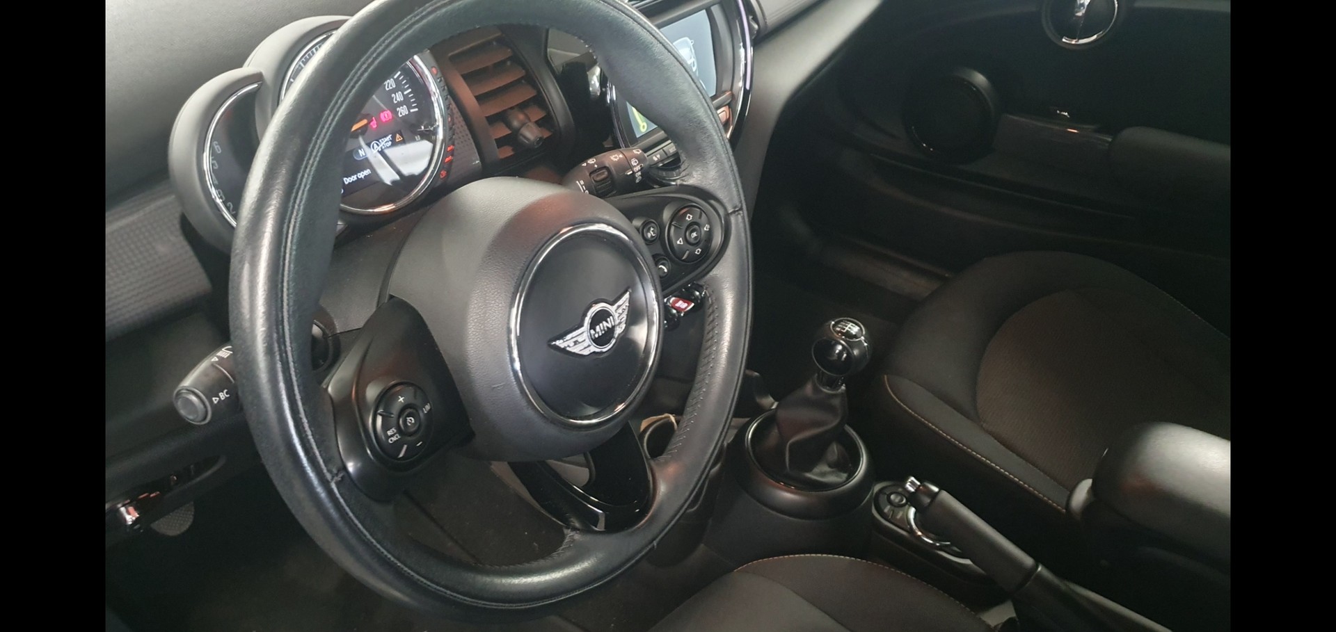 MINI Cooper Classic Edition-image-7