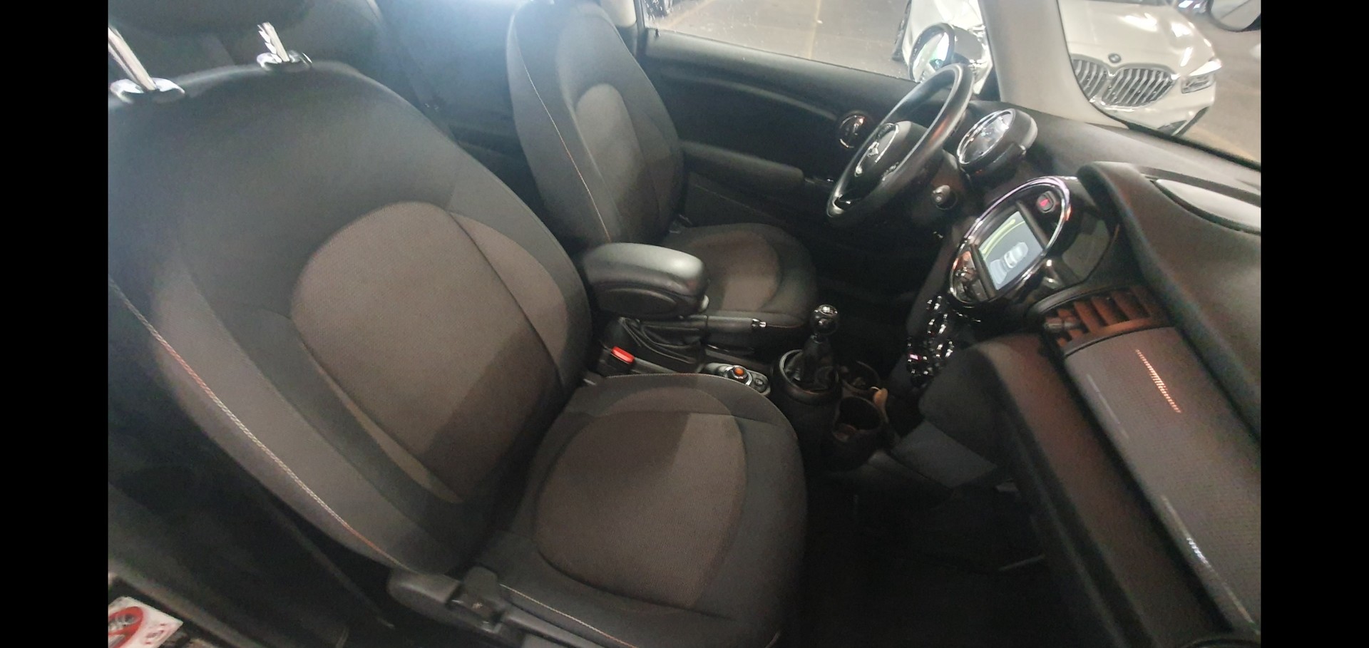 MINI Cooper Classic Edition-image-8