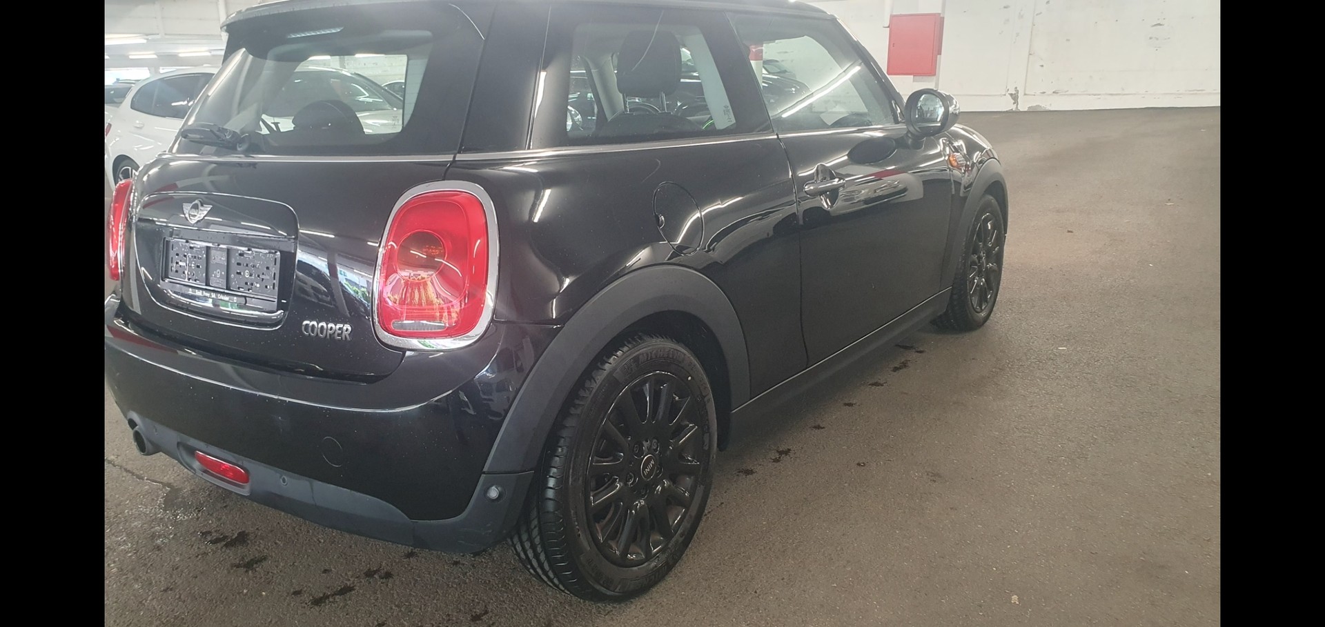 MINI Cooper Classic Edition-image-1