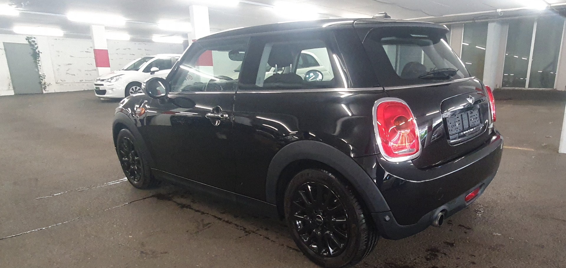 MINI Cooper Classic Edition-image-5
