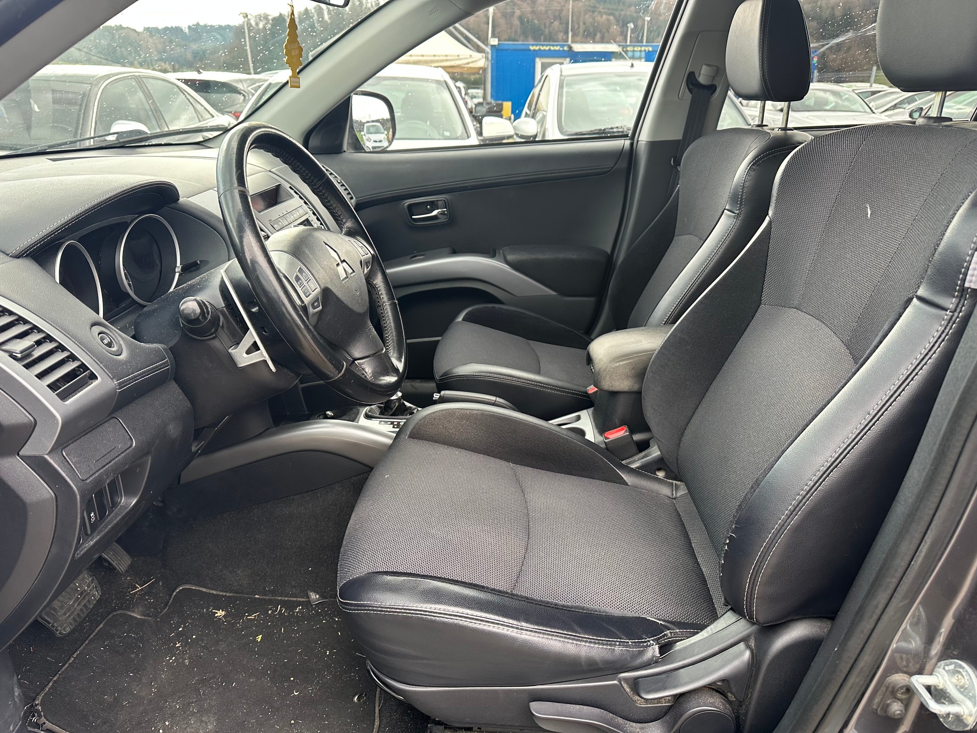 MITSUBISHI Outlander 2.2 DID Invite 4WD TC-SST-image-7