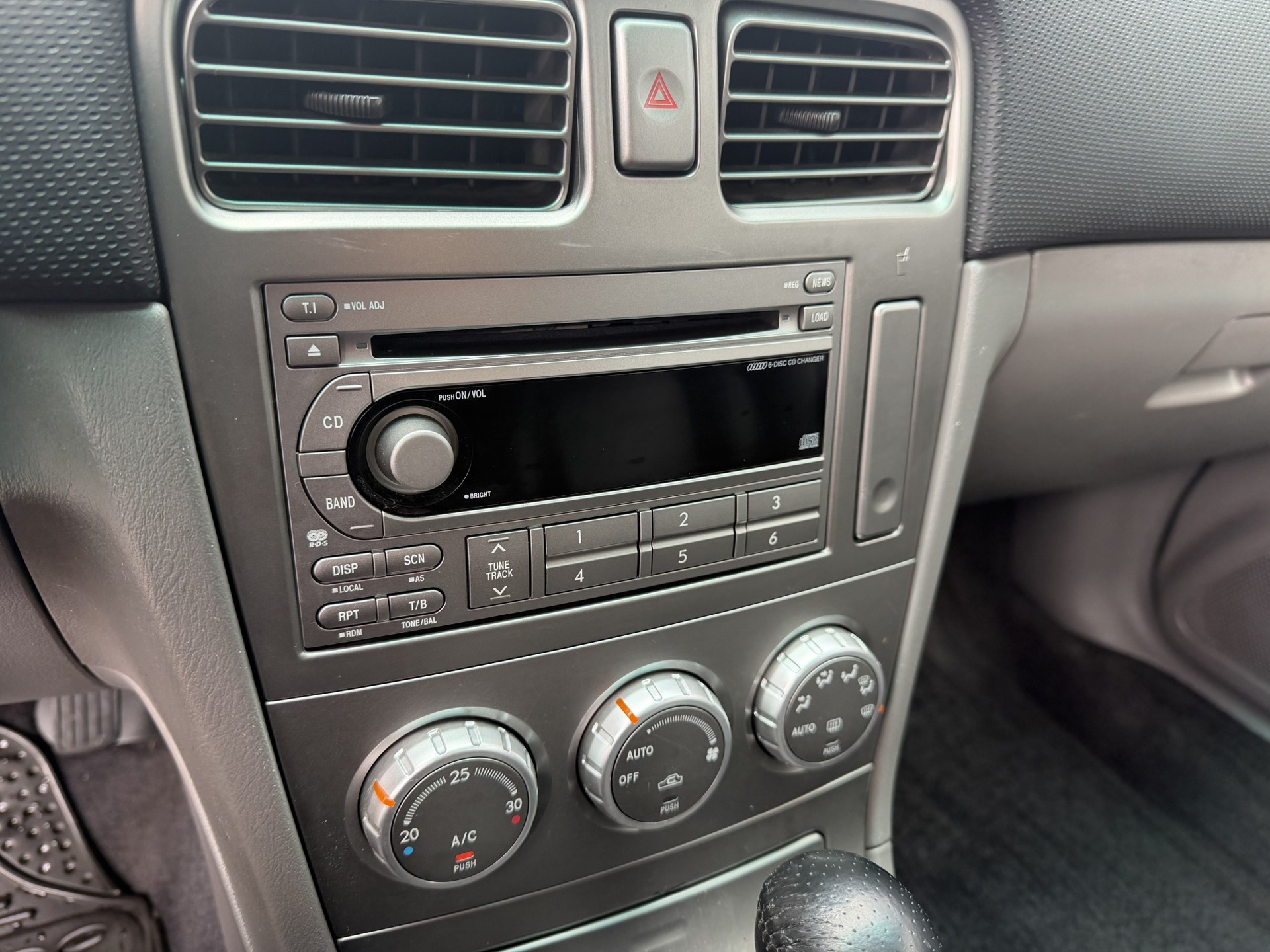 SUBARU Forester 2.0X (Swiss)-image-13