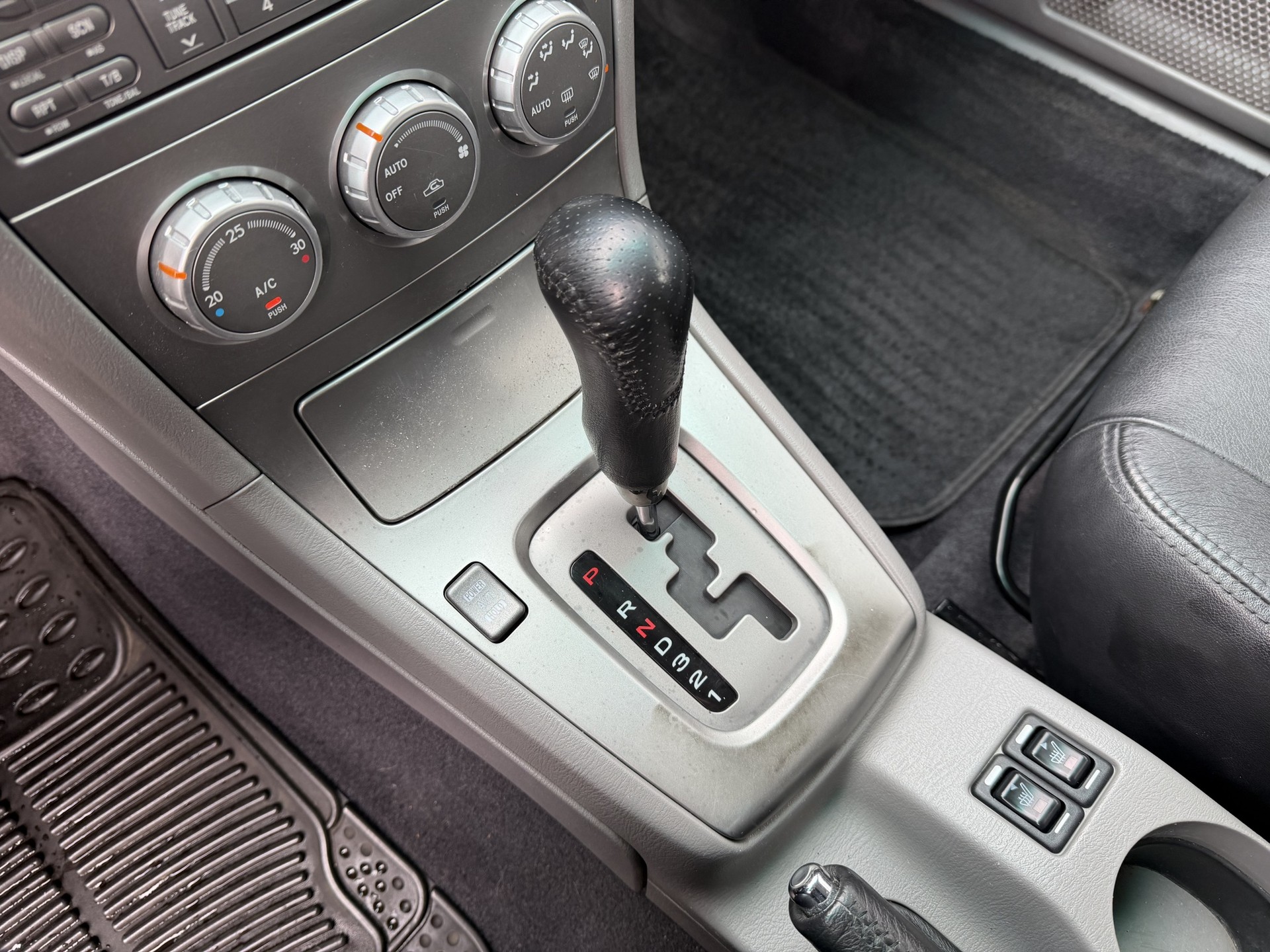 SUBARU Forester 2.0X (Swiss)-image-14