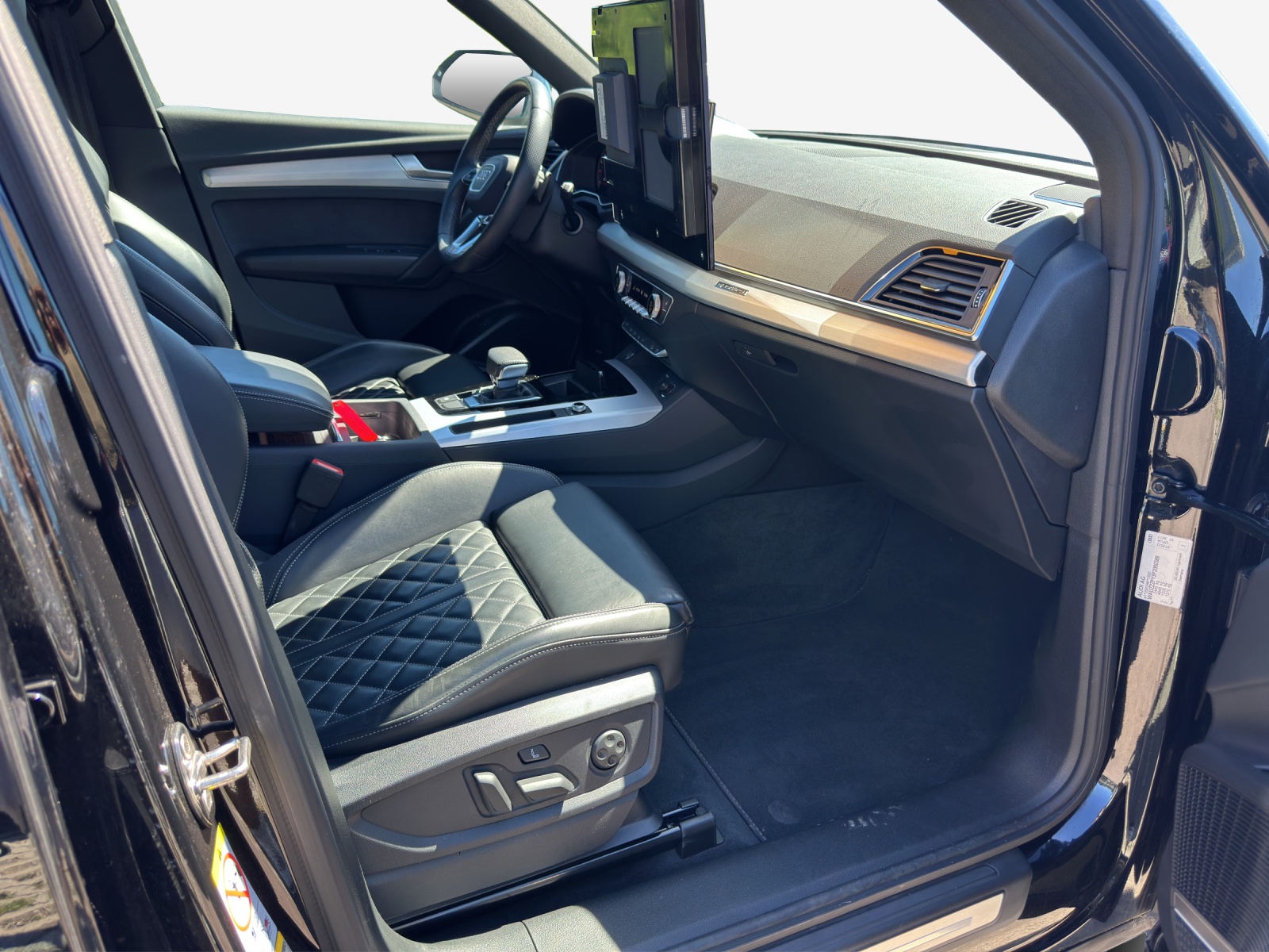 AUDI Q5 45 TFSI S-line quattro S-tronic-image-15