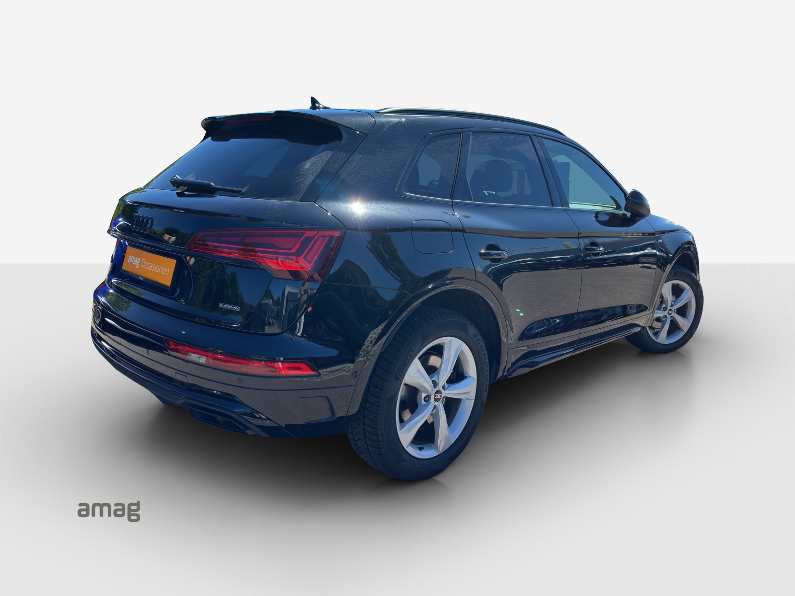 AUDI Q5 45 TFSI S-line quattro S-tronic-image-4
