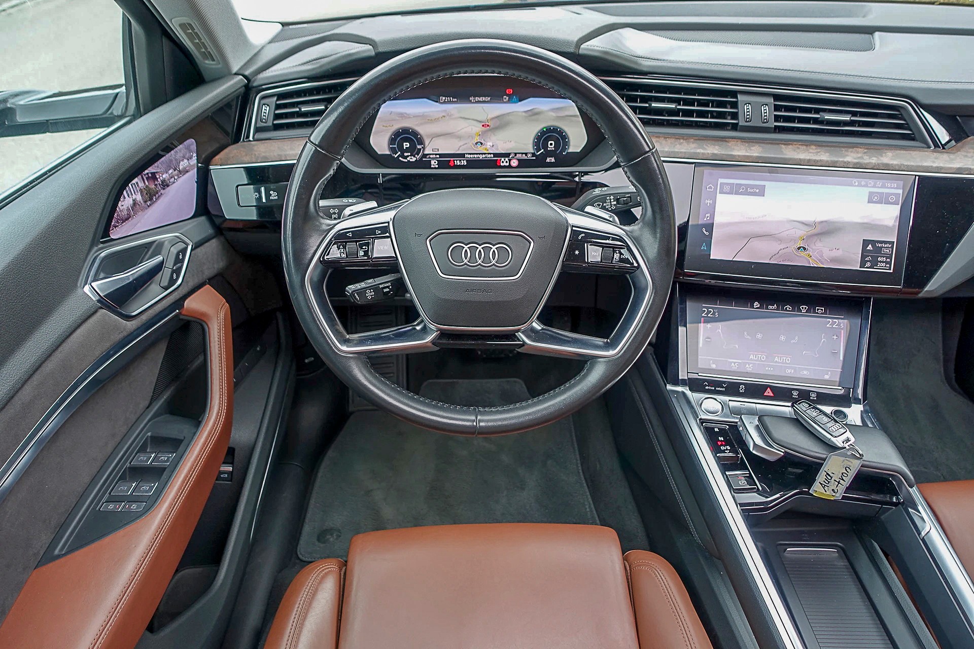AUDI e-tron 55 Advanced quattro-image-5