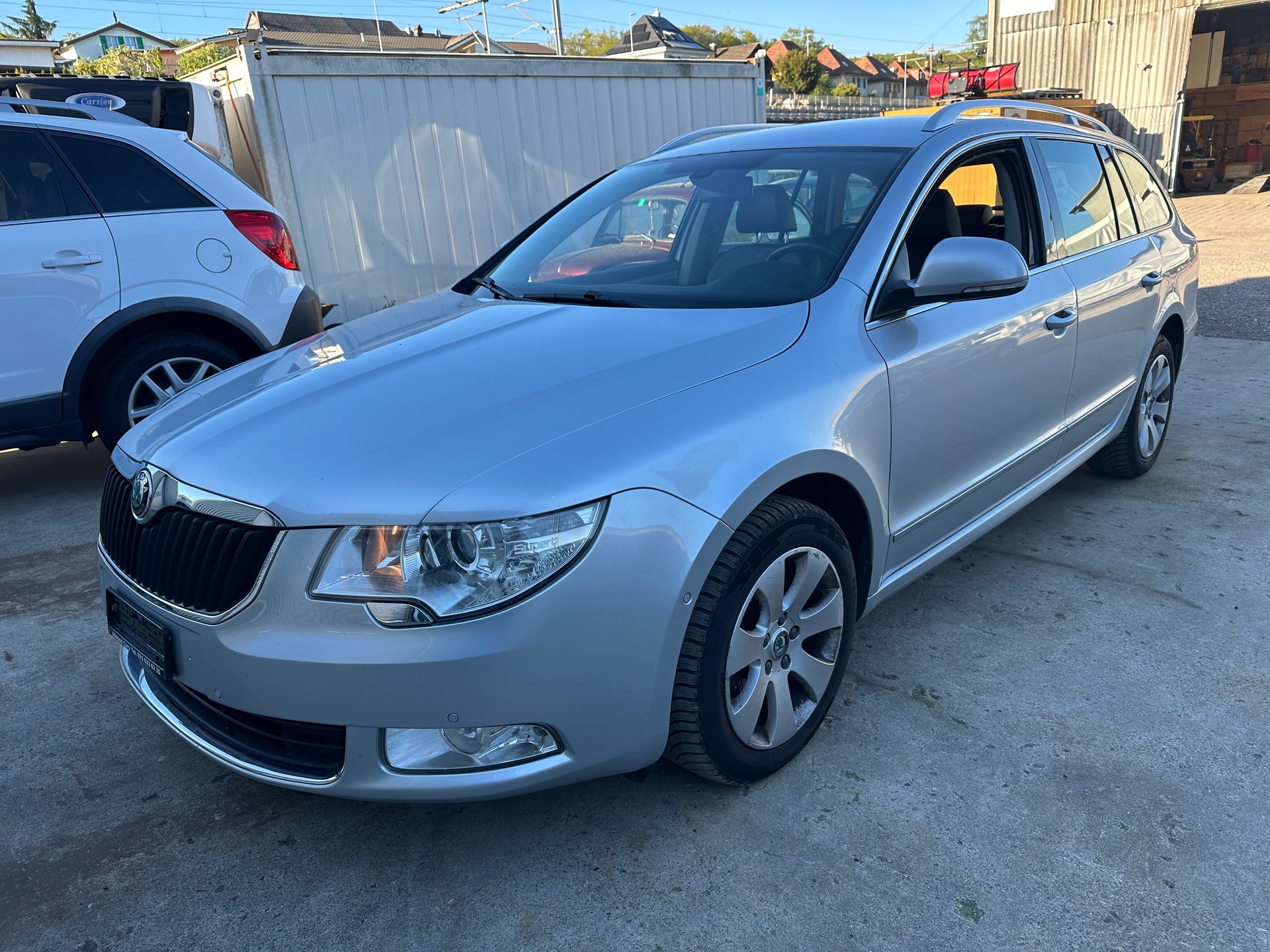 SKODA Superb Combi 1.8 TSI Comfort DSG-image-0