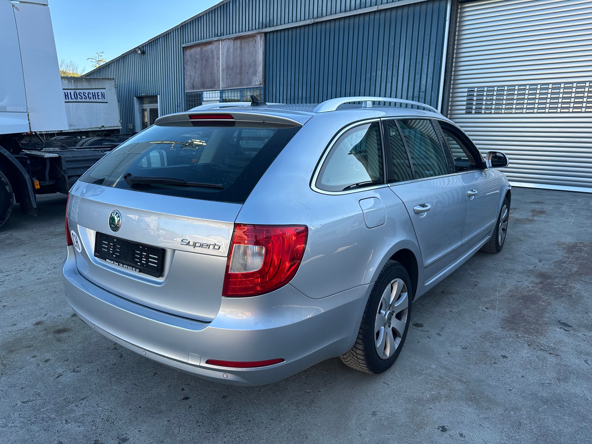 SKODA Superb Combi 1.8 TSI Comfort DSG-image-2